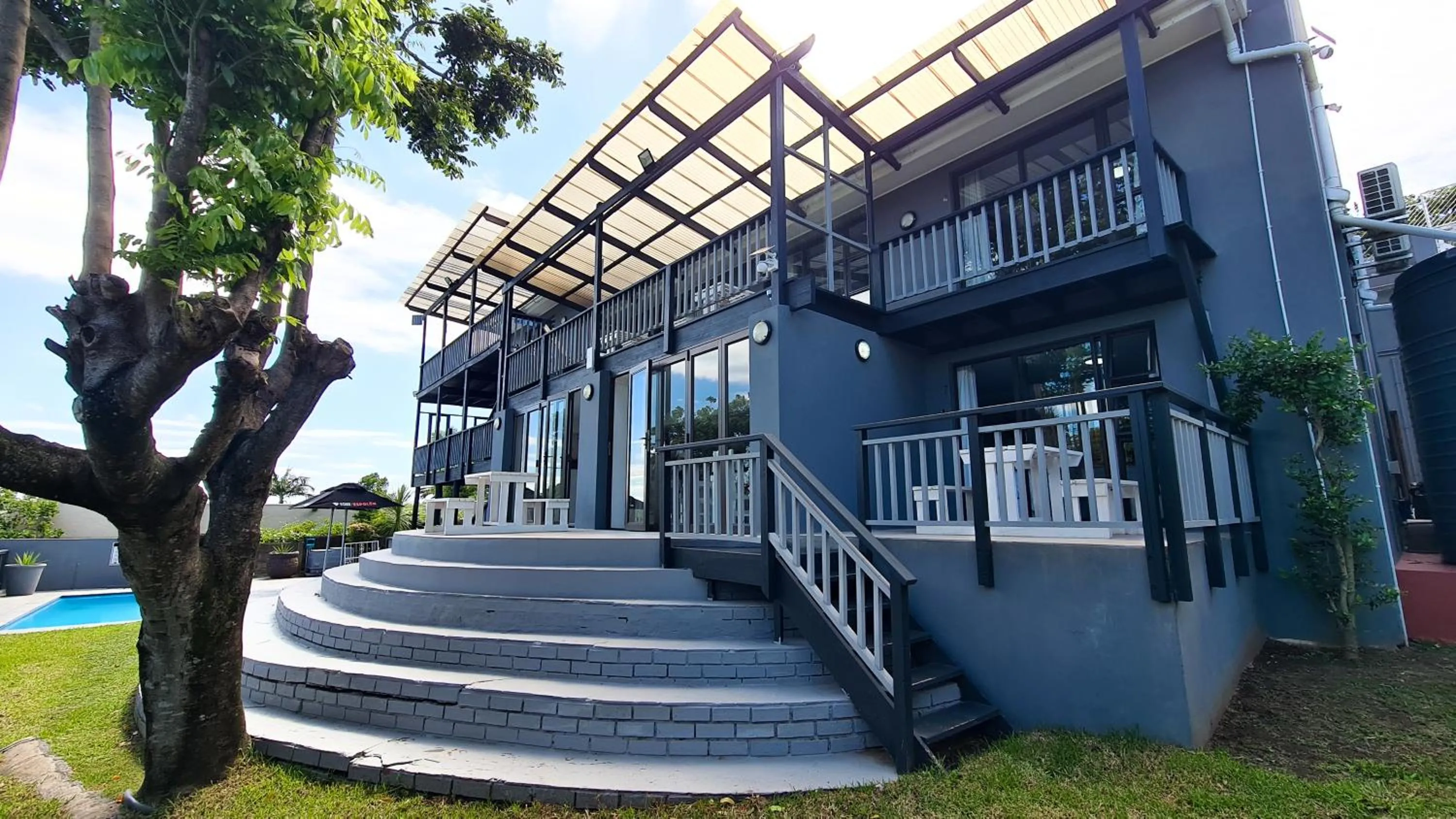 Property building in Vincent Valley Lodge