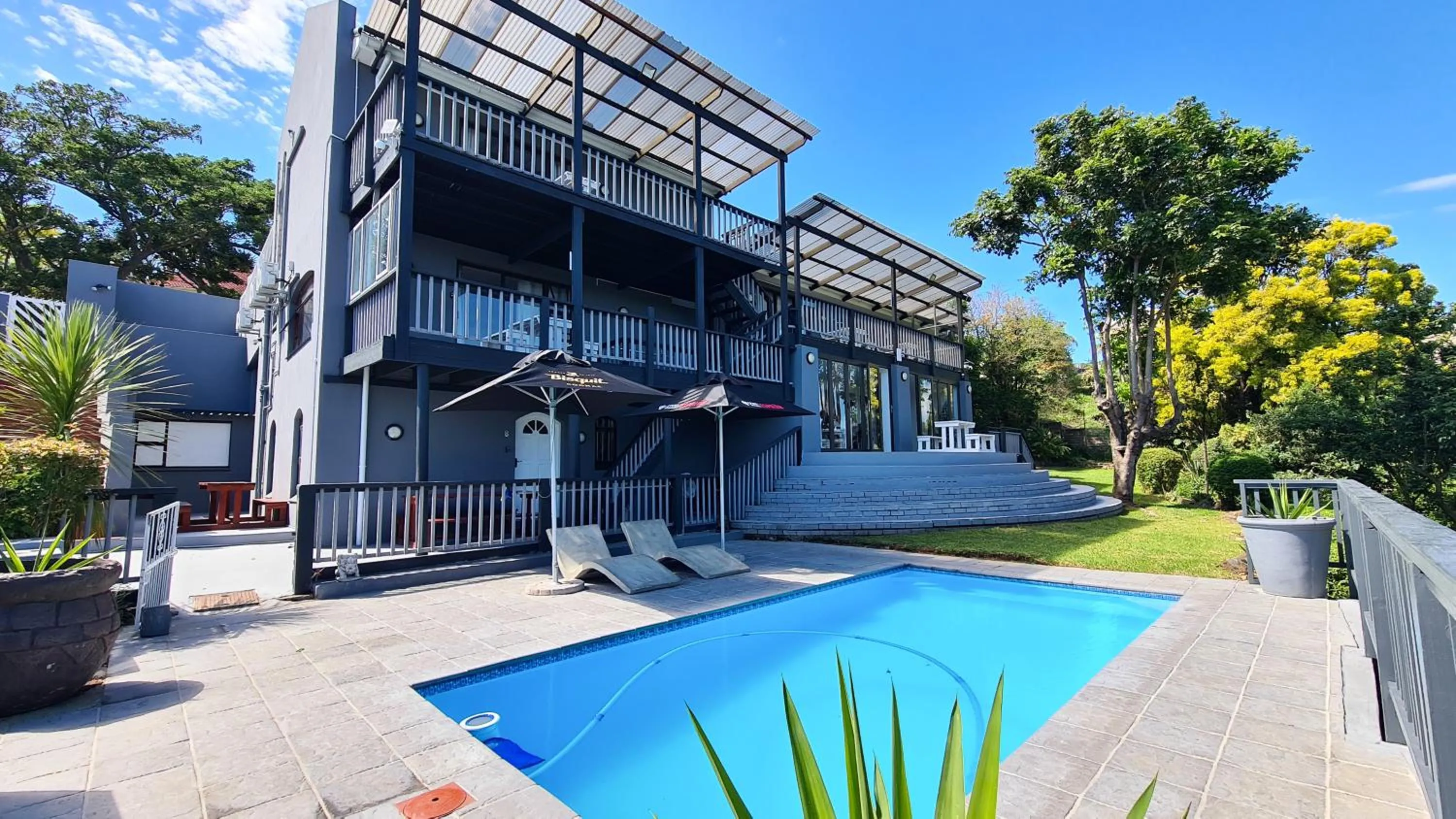 Property building in Vincent Valley Lodge