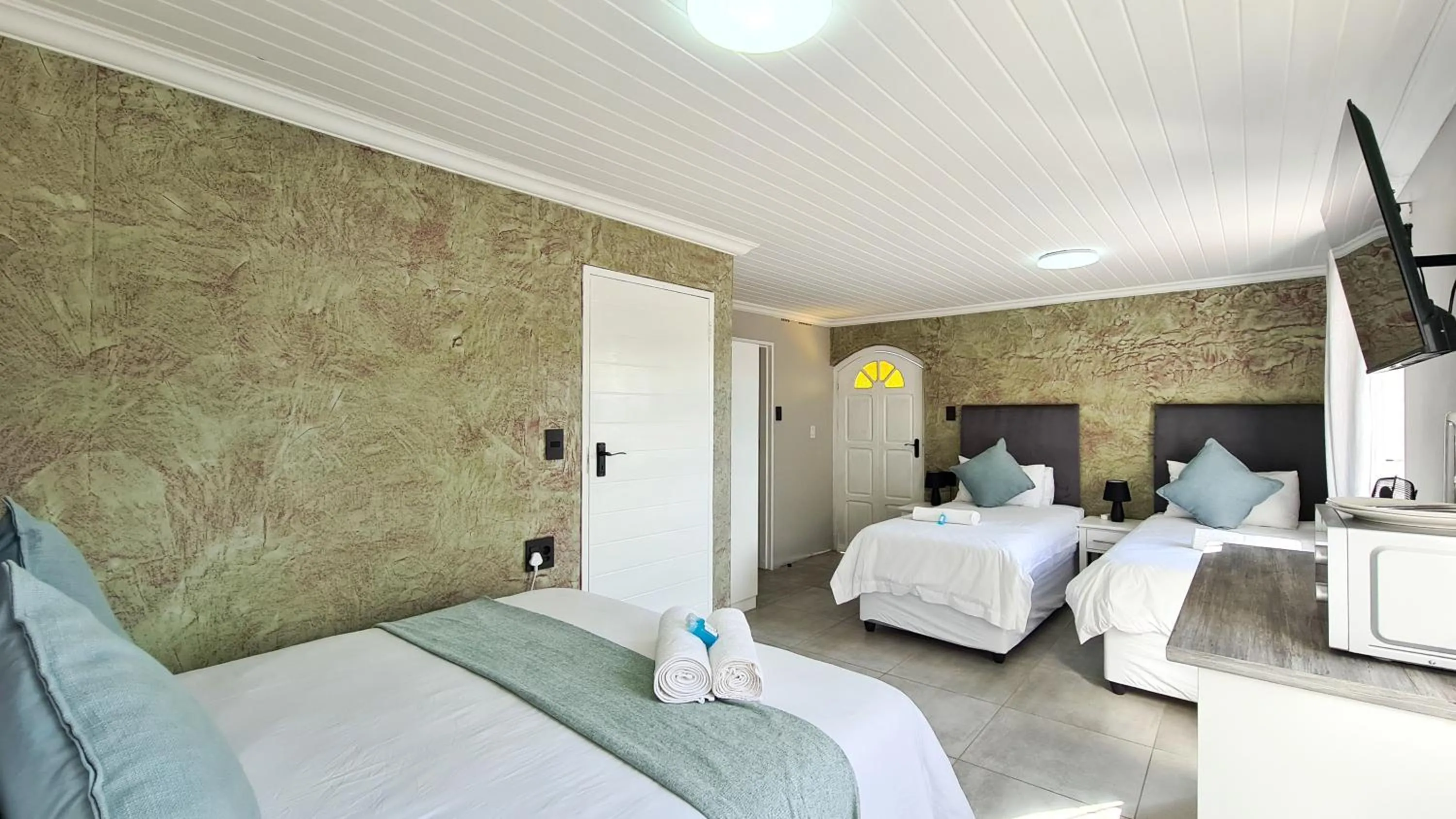Bedroom, Bed in Vincent Valley Lodge