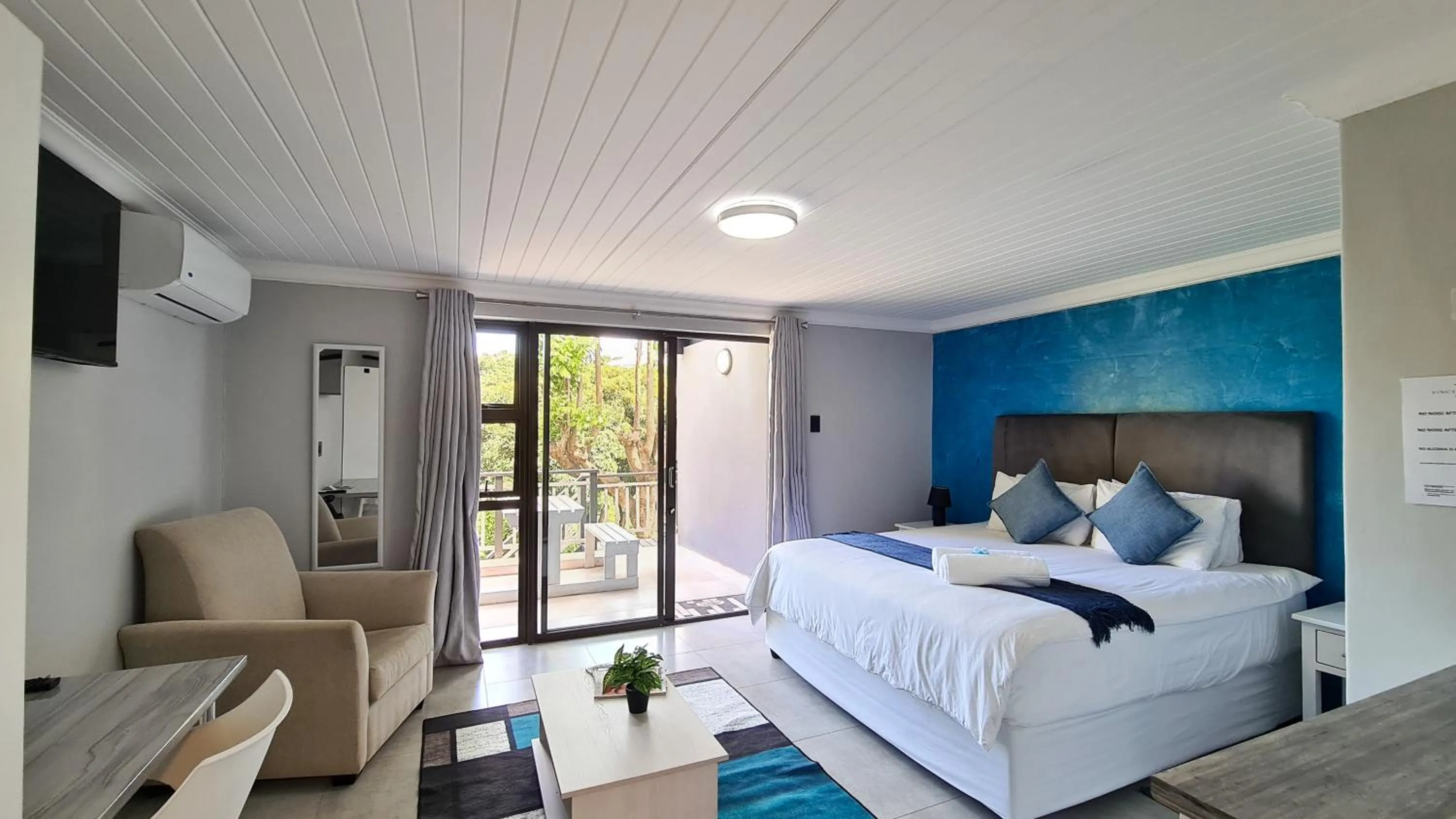 Bed in Vincent Valley Lodge