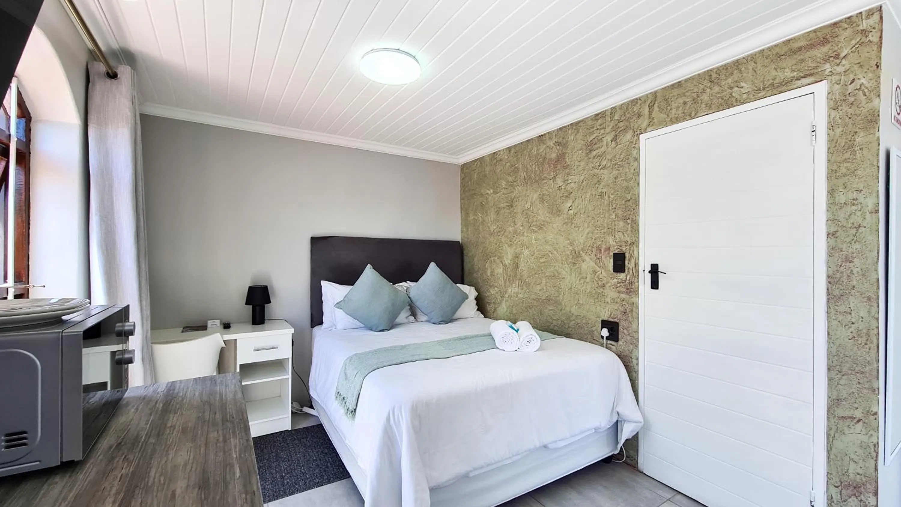 Bed in Vincent Valley Lodge
