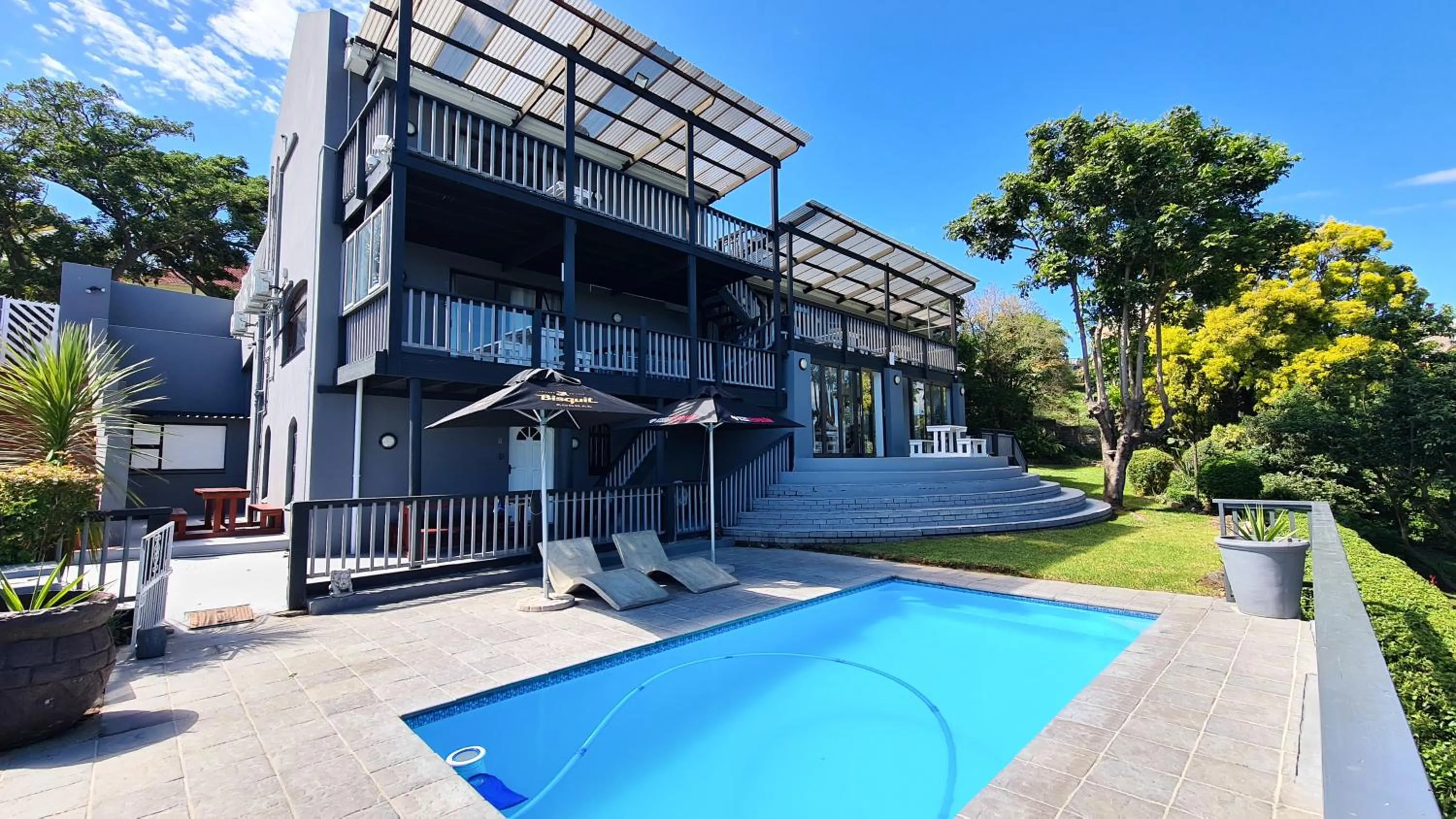 Property building in Vincent Valley Lodge