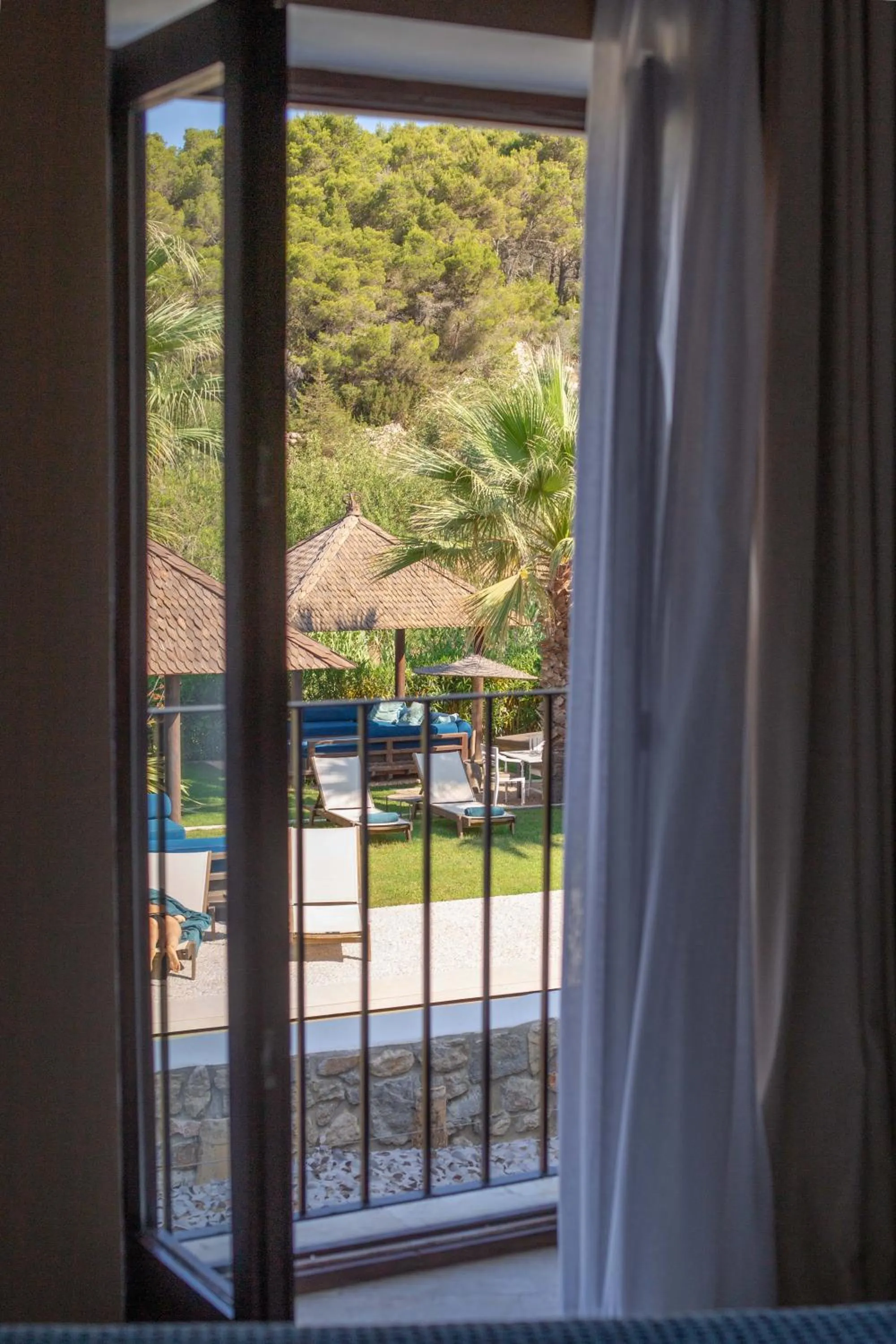 Day in The Giri Residence