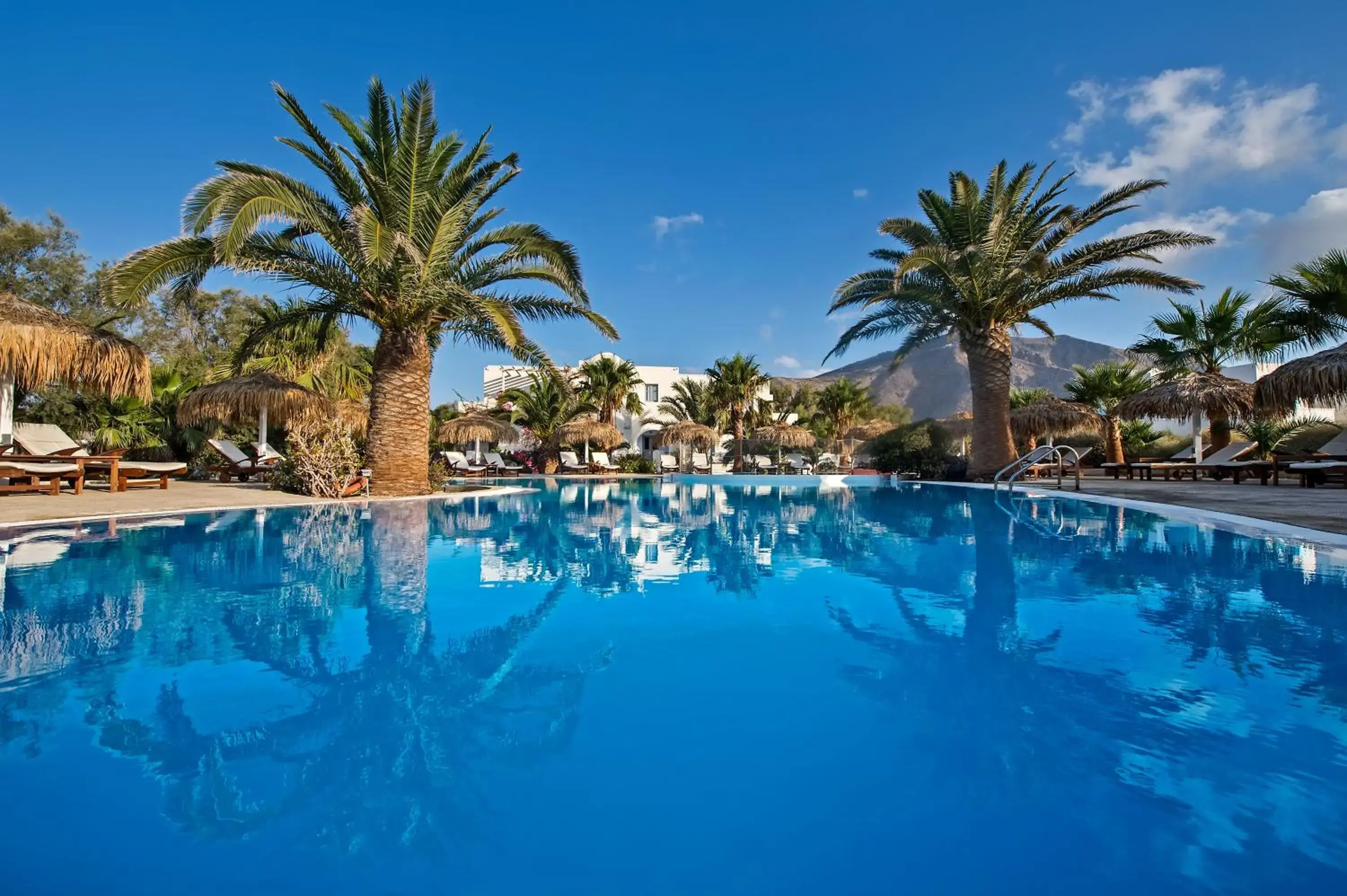 Swimming pool in Atlantis Beach Villa Swimming pool in Atlantis Beach Villa