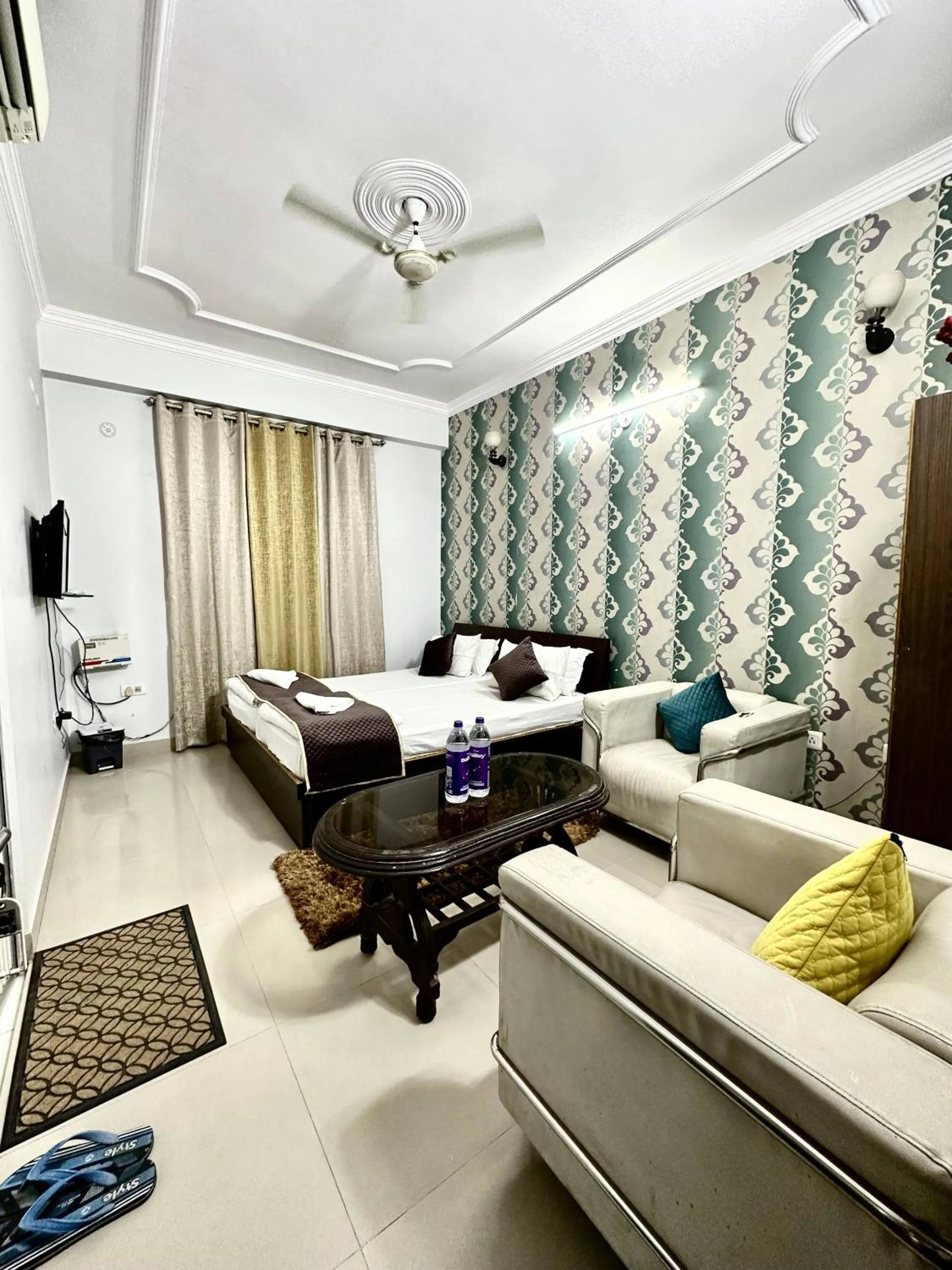 Bedroom in Hotel Buddha International