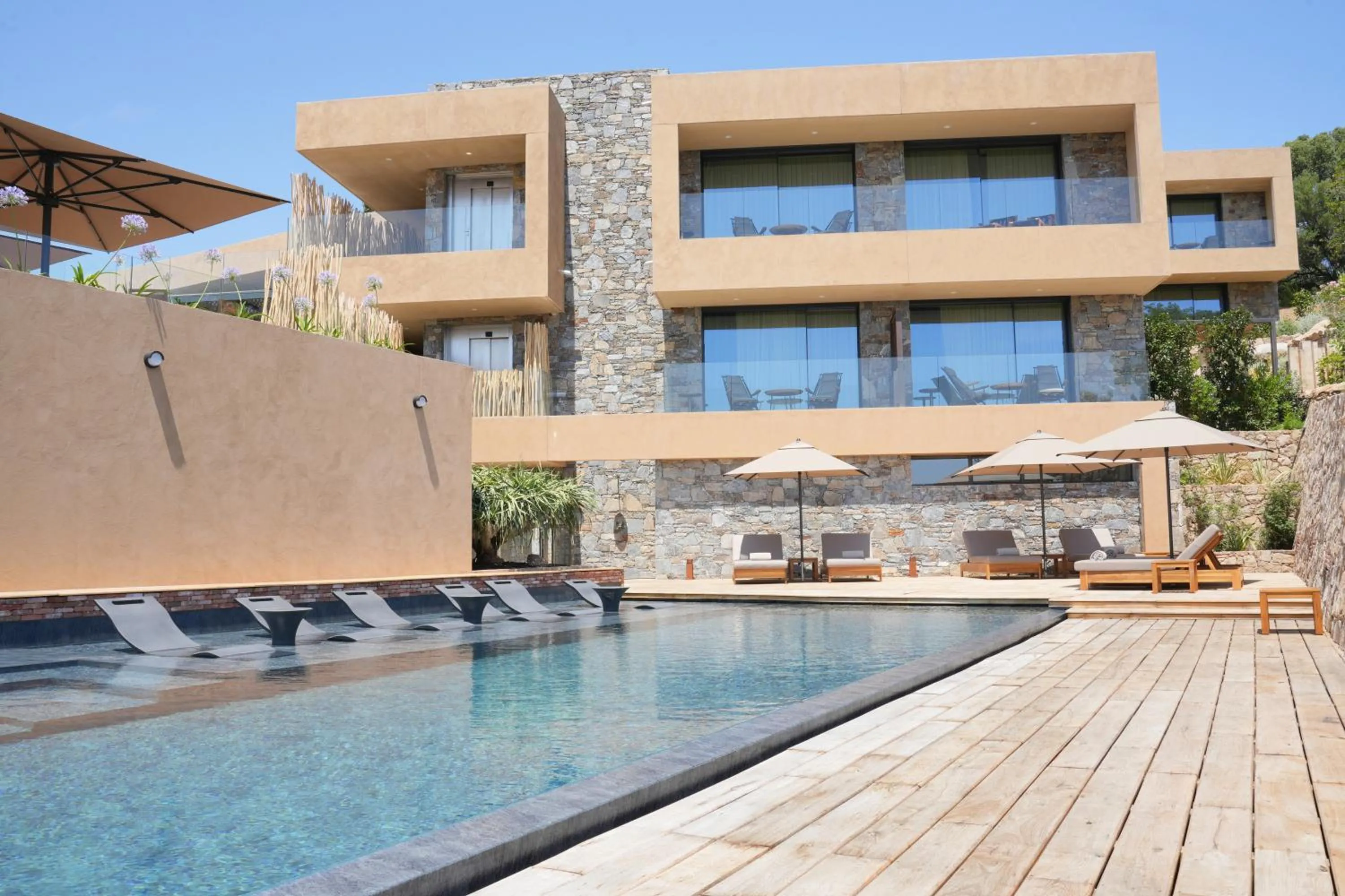 Facade/entrance in Les Regalia Hôtel & Spa