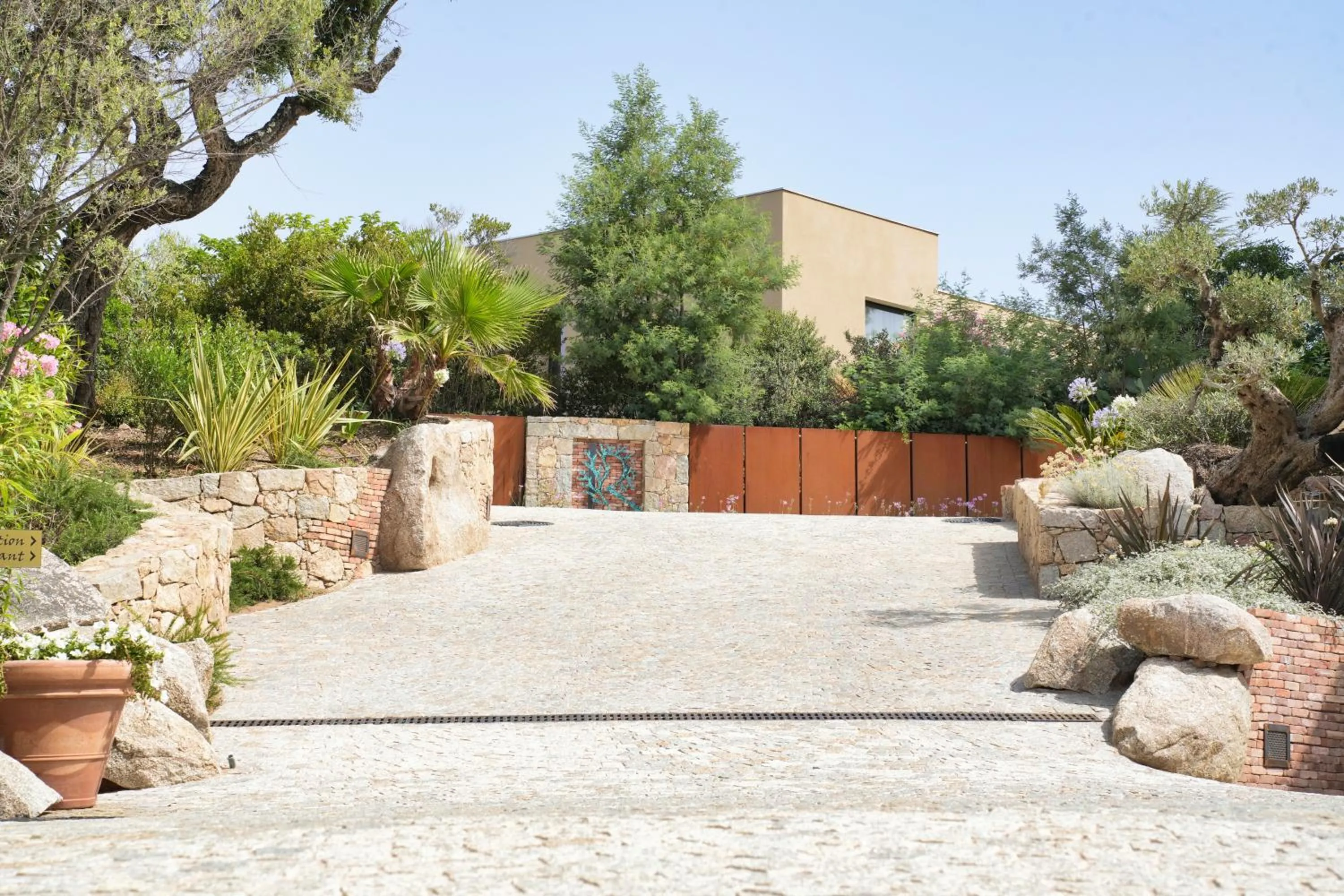 Facade/entrance in Les Regalia Hôtel & Spa