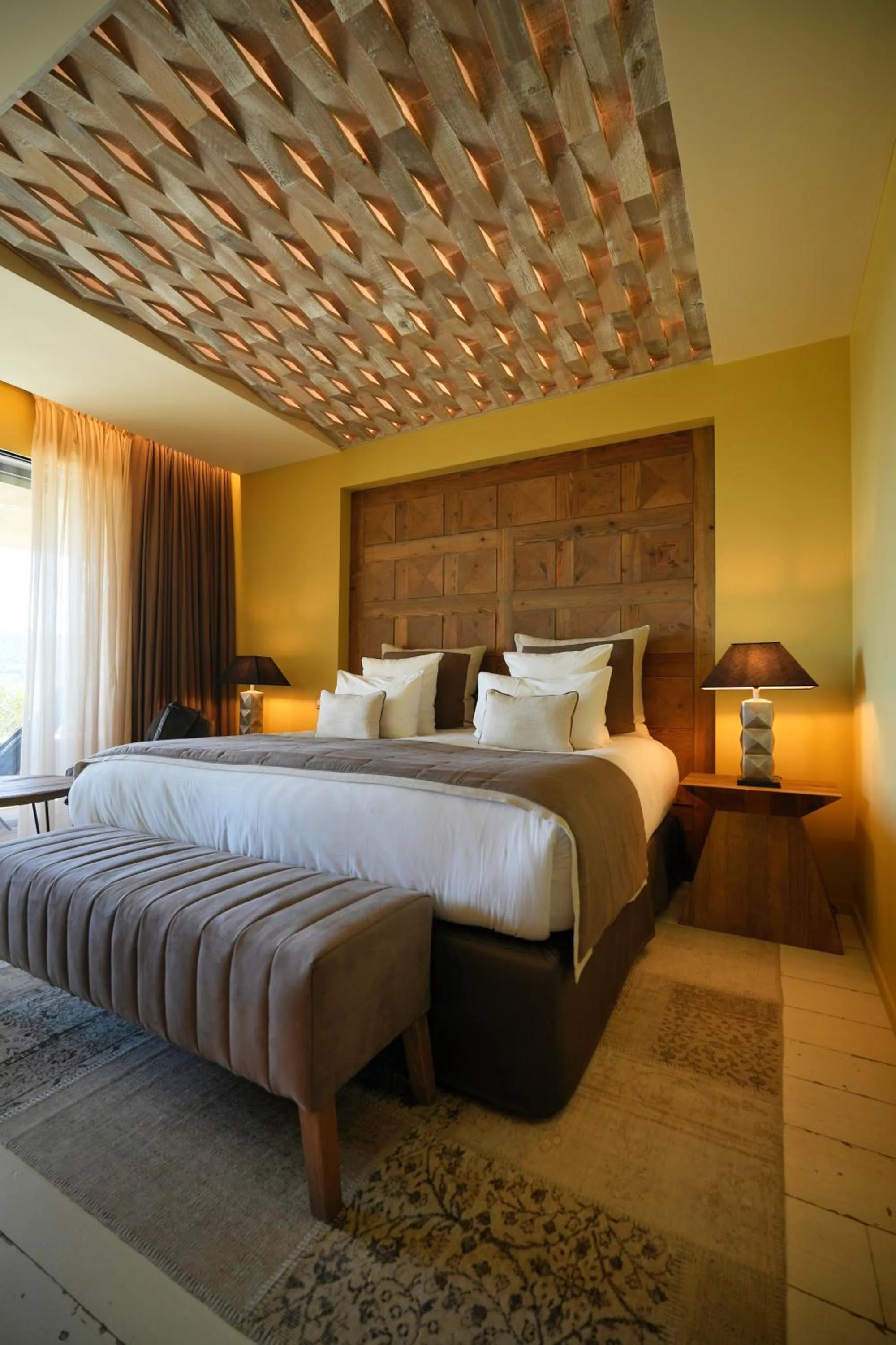 Bed in Les Regalia Hôtel & Spa