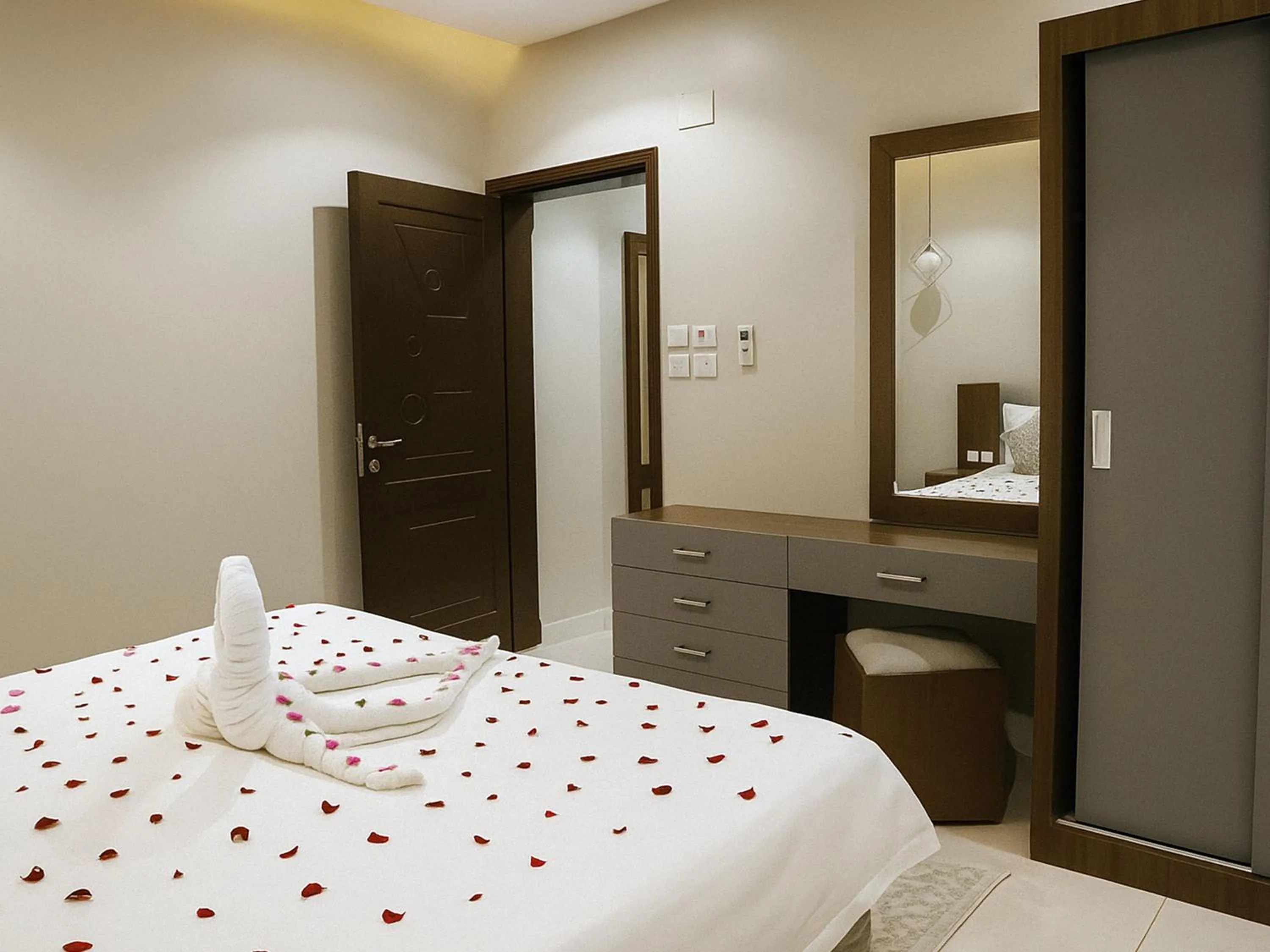 Bed in Al Alamein Suites