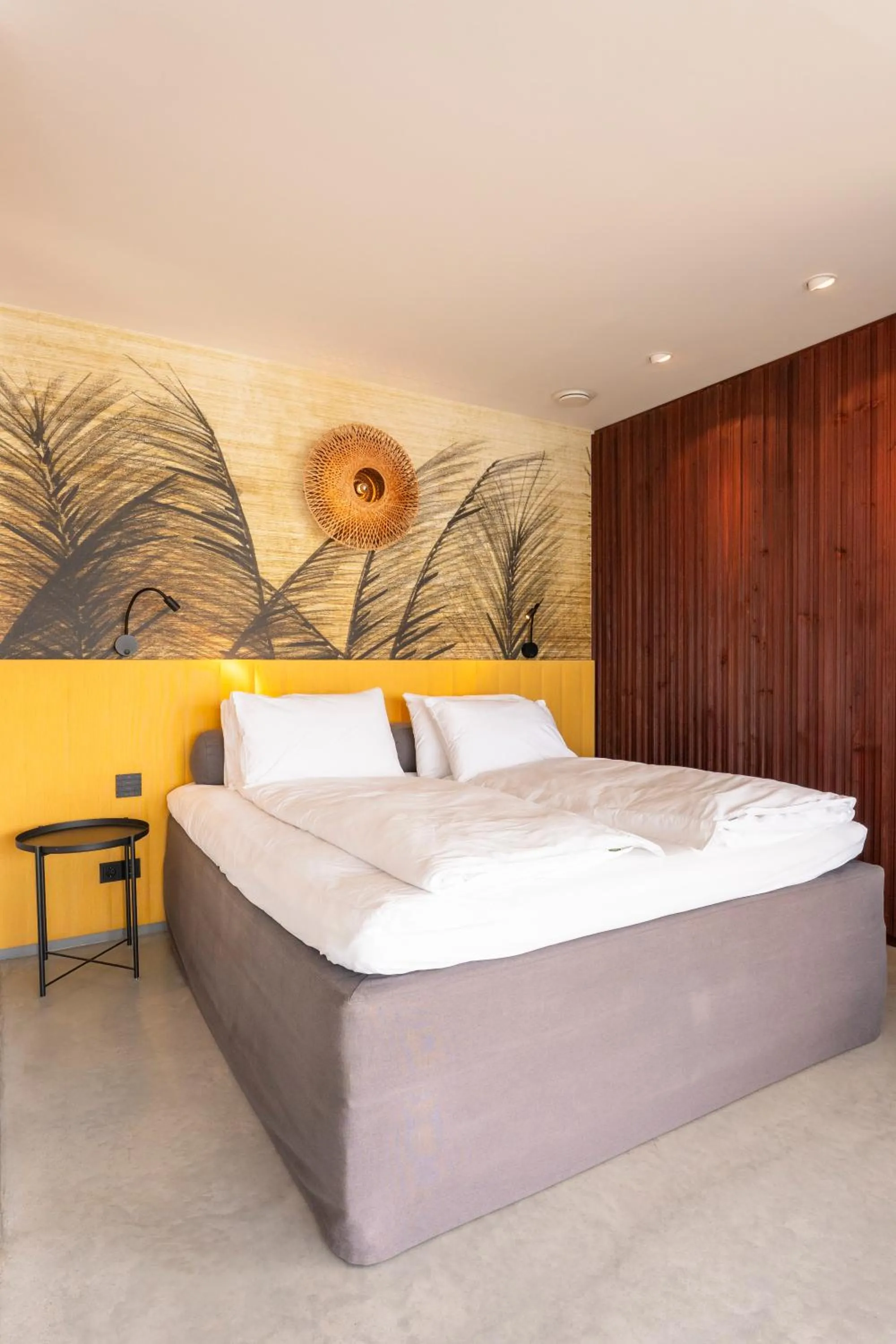 Bed in ORANGE LOUNGE Attersee