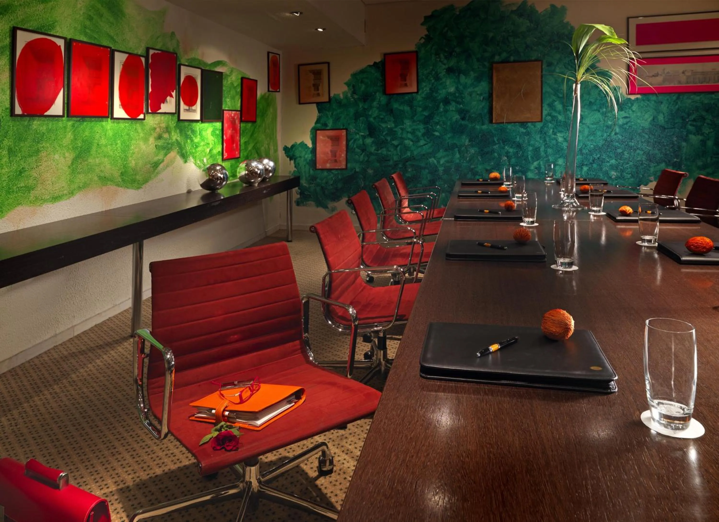 Meeting/conference room in Athenaeum Intercontinental by IHG