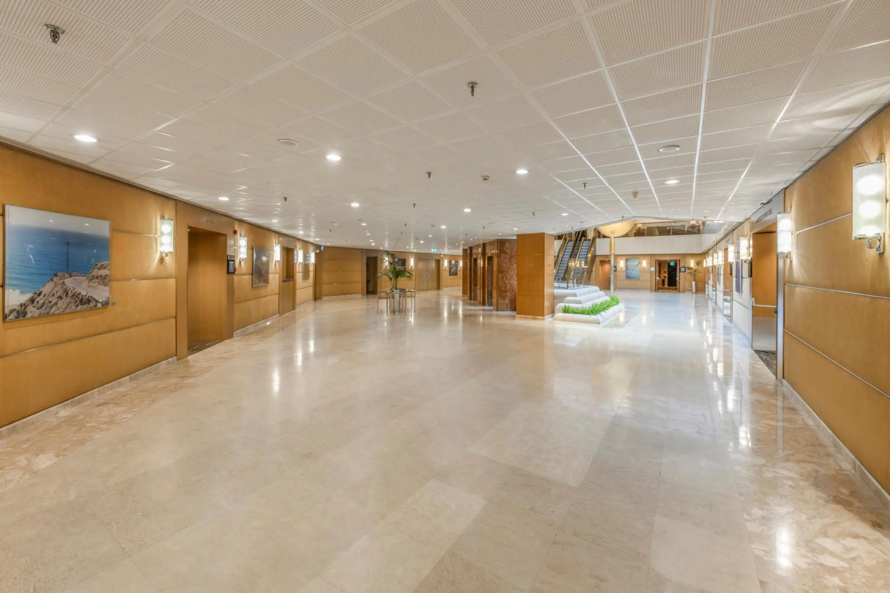 Meeting/conference room in Athenaeum Intercontinental by IHG