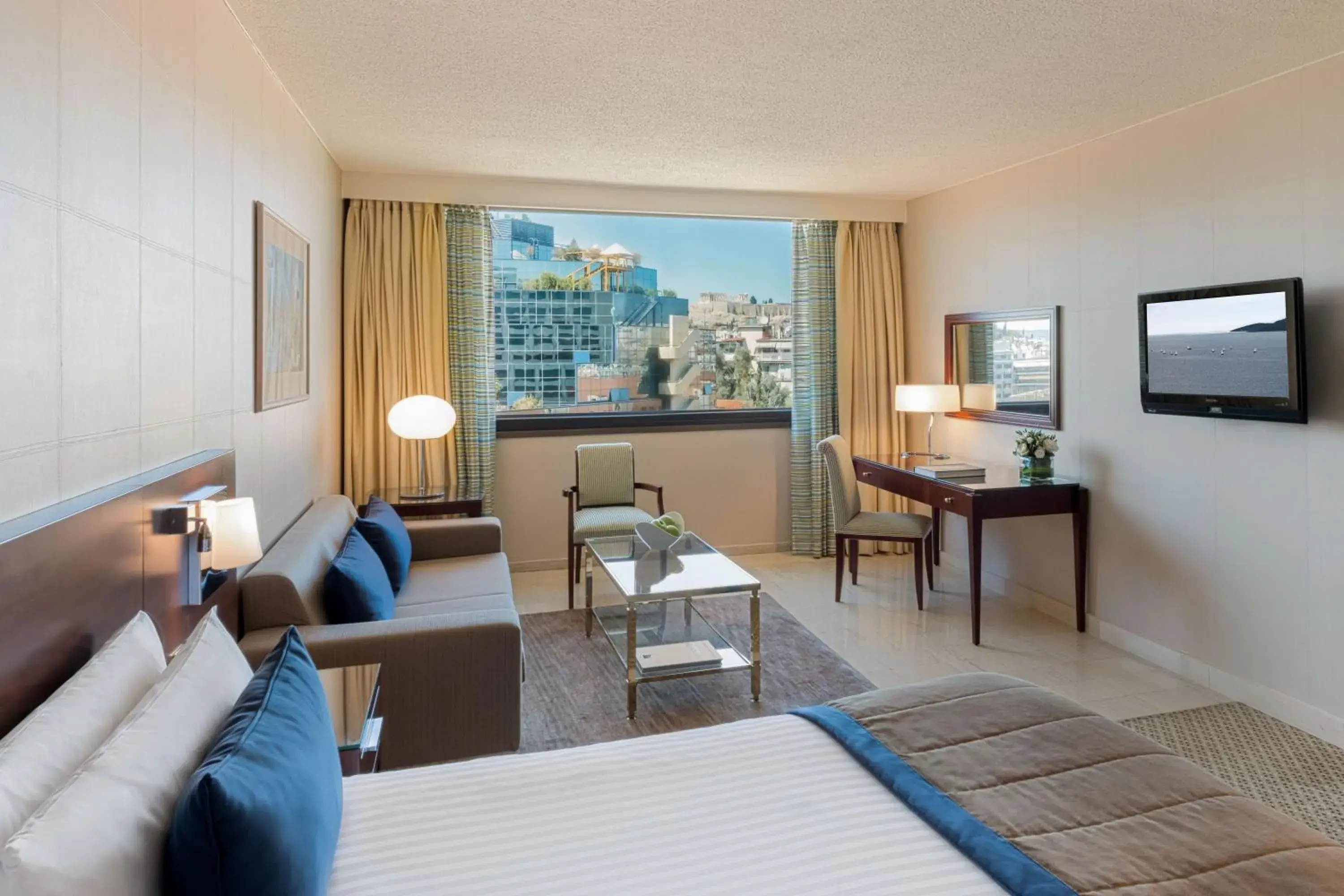 Living room in Athenaeum Intercontinental by IHG Living room in Athenaeum Intercontinental by IHG