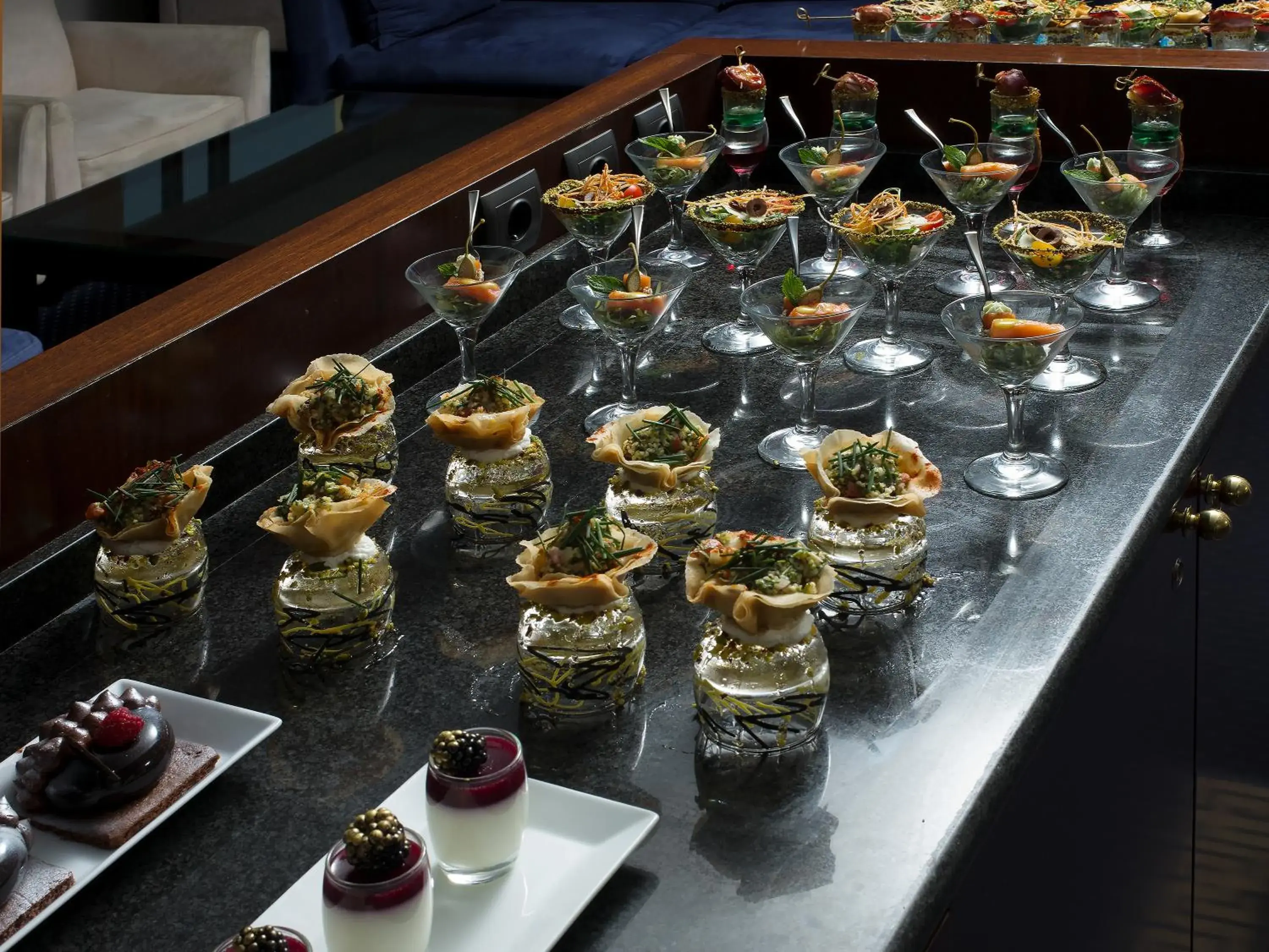 Lounge or bar in Athenaeum Intercontinental by IHG Lounge or bar in Athenaeum Intercontinental by IHG