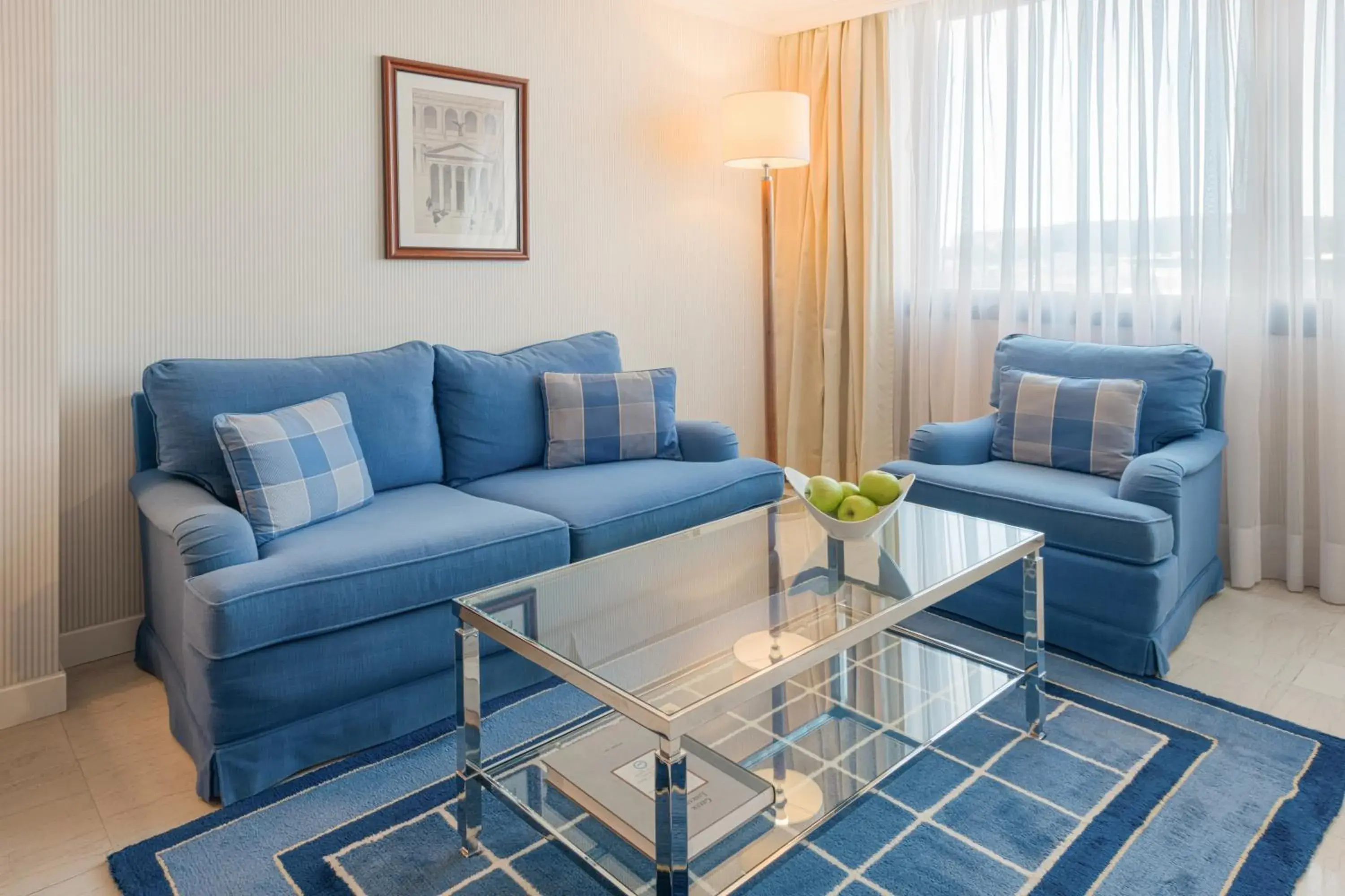 Living room in Athenaeum Intercontinental by IHG Living room in Athenaeum Intercontinental by IHG