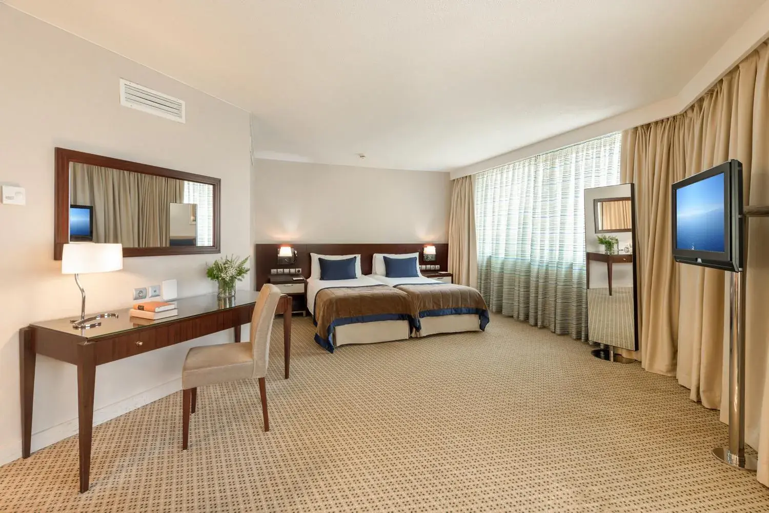 Bedroom, Bed in Athenaeum Intercontinental by IHG Bedroom, Bed in Athenaeum Intercontinental by IHG