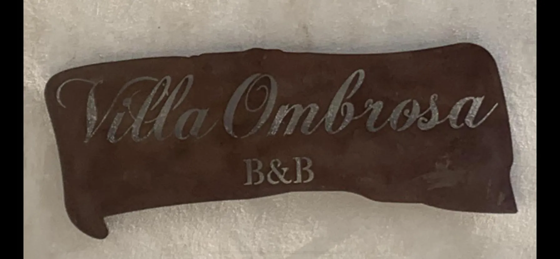 Property Logo/Sign in VillaOmbrosa