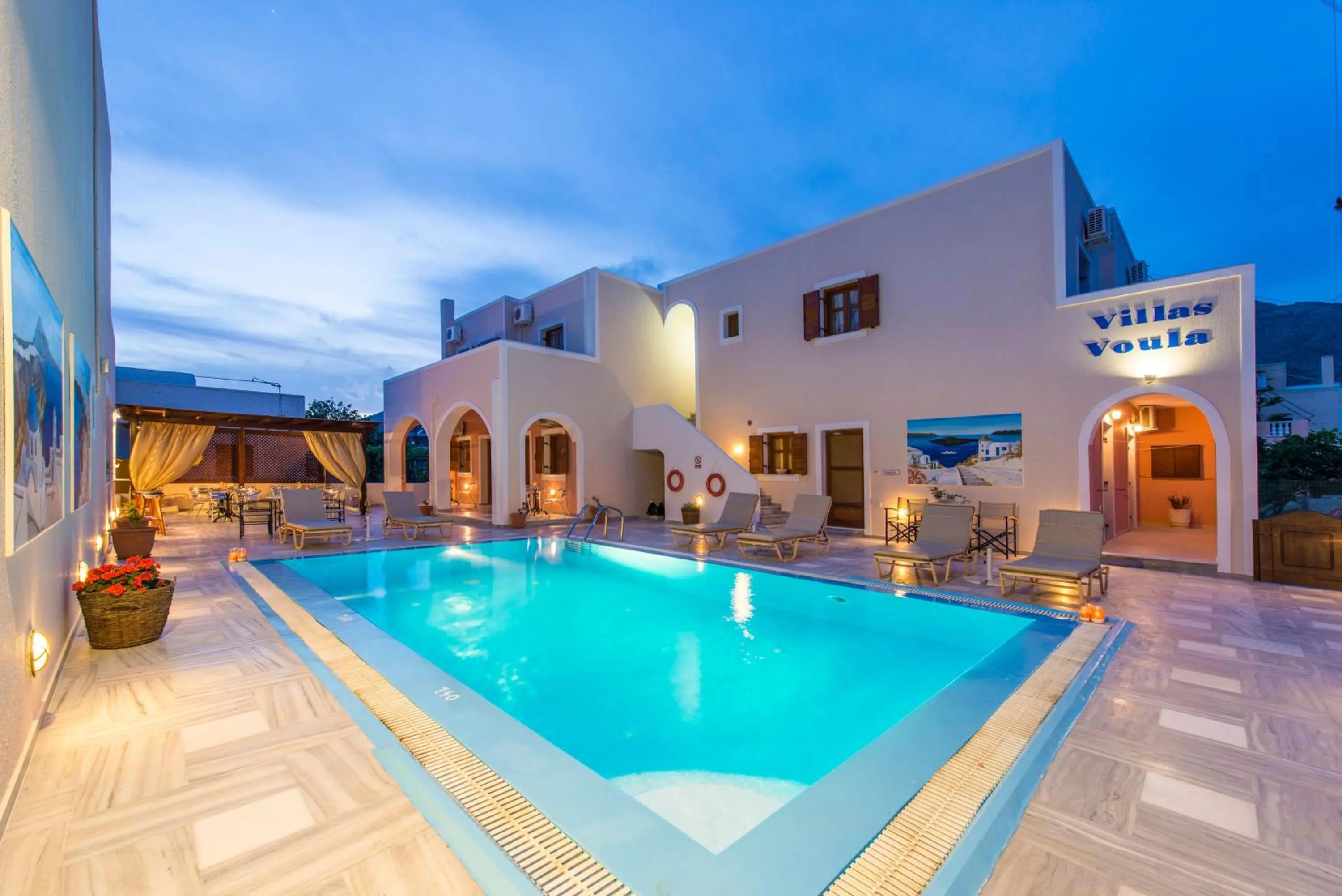 Facade/entrance in Villa Voula