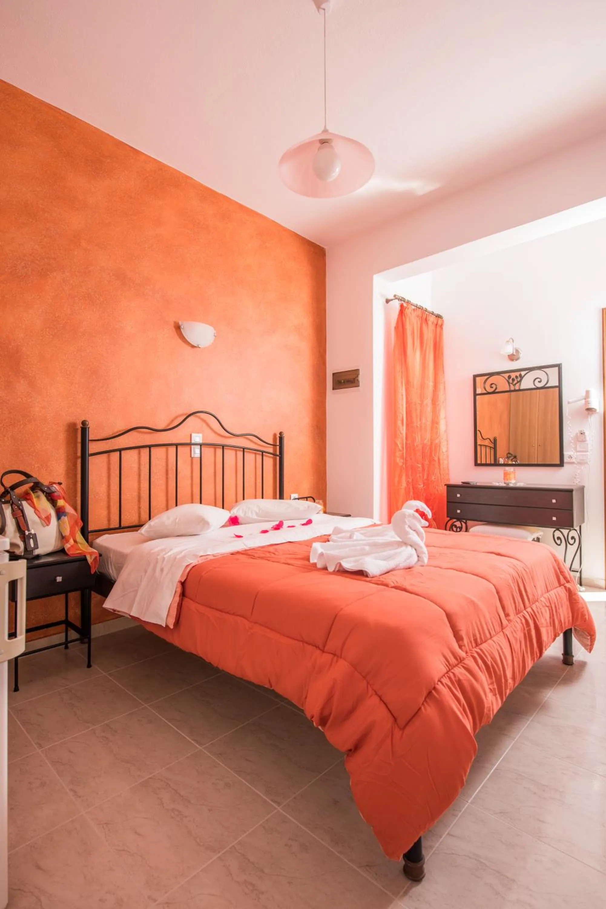 Coffee/tea facilities, Bed in Villa Voula