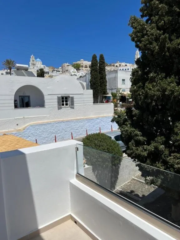 Thealos Santorini ( close to square)