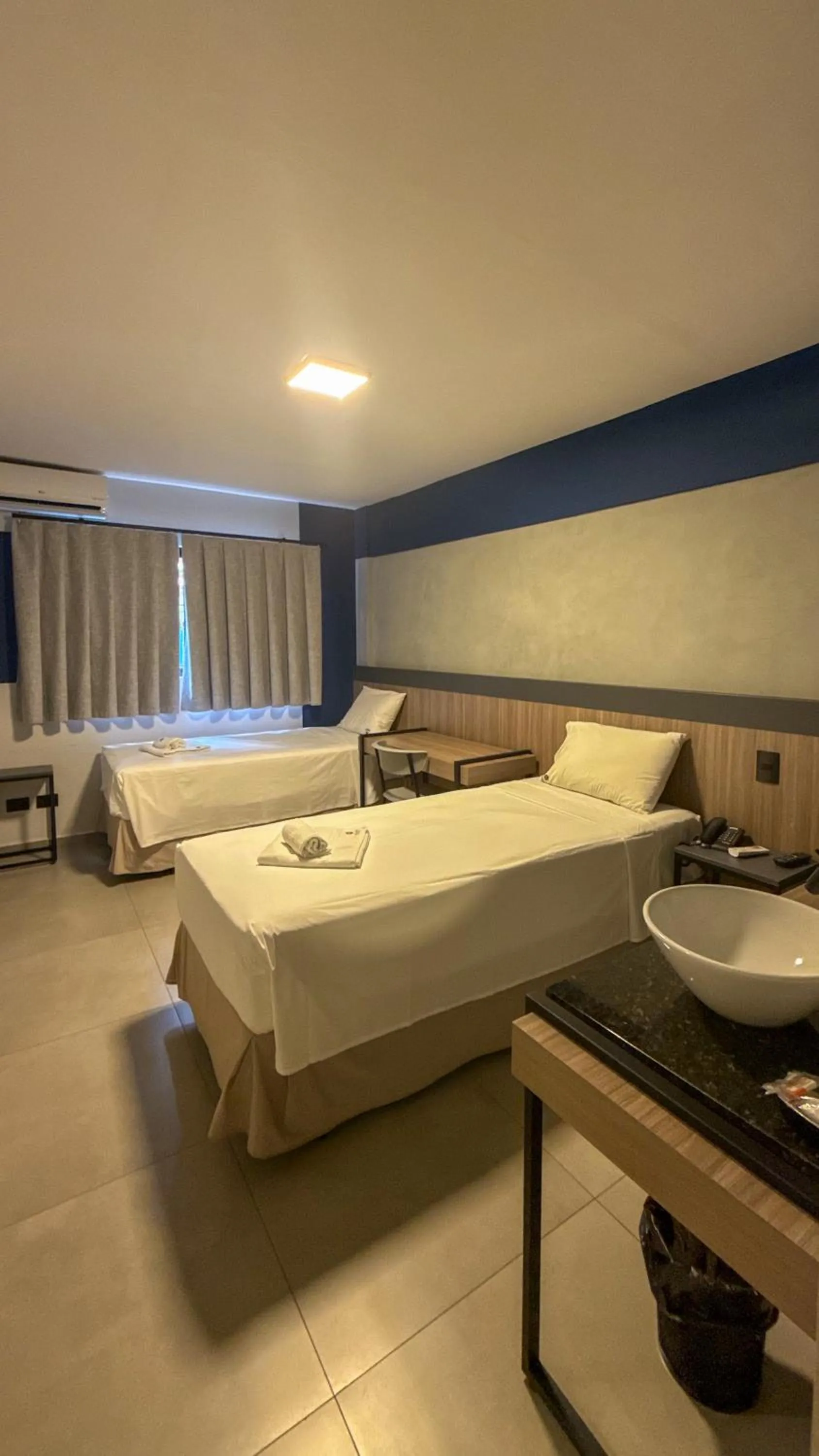 Bedroom, Bed in Hotel Coroados Foz Express