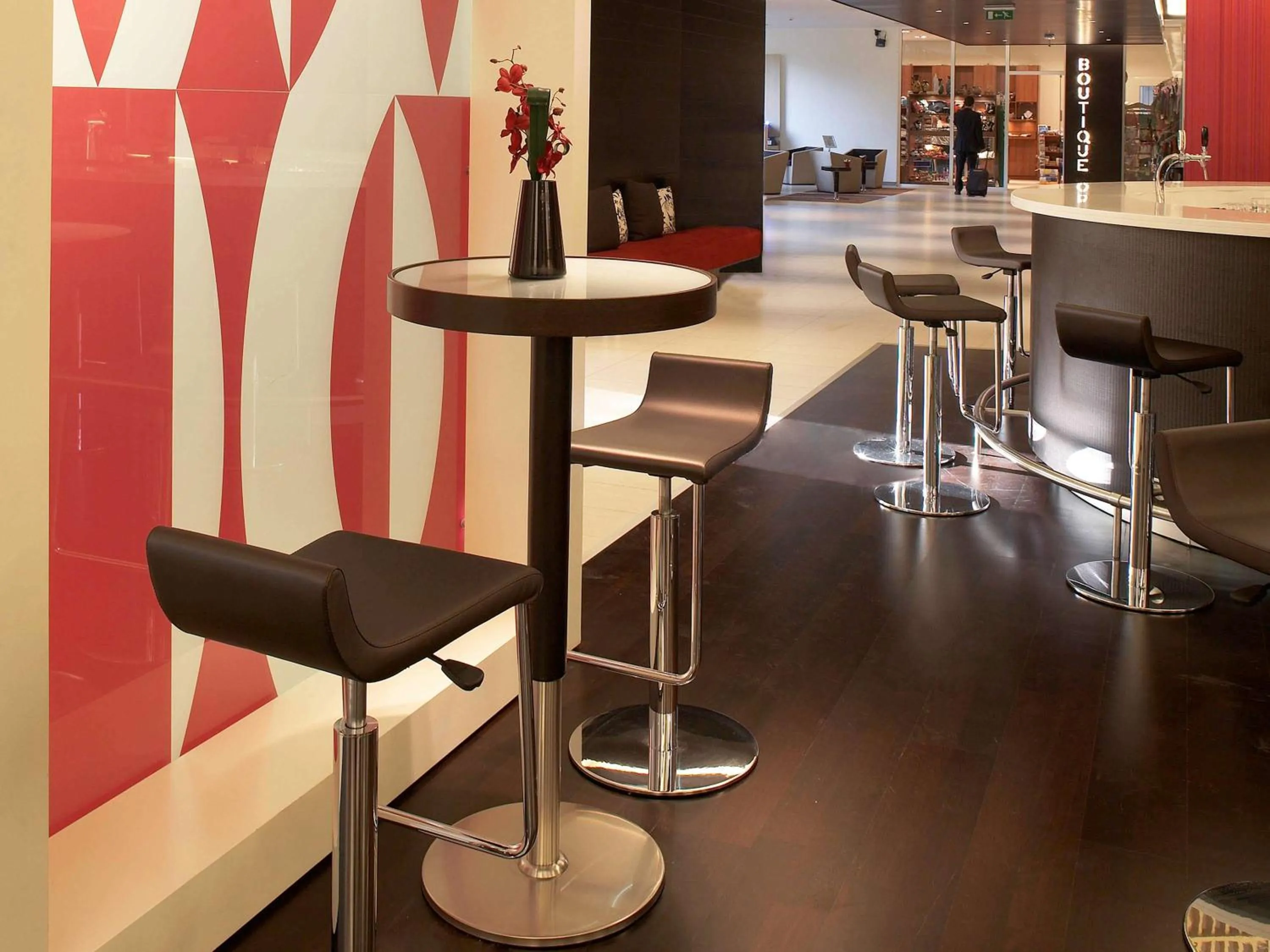 Lounge or bar in Novotel Athens