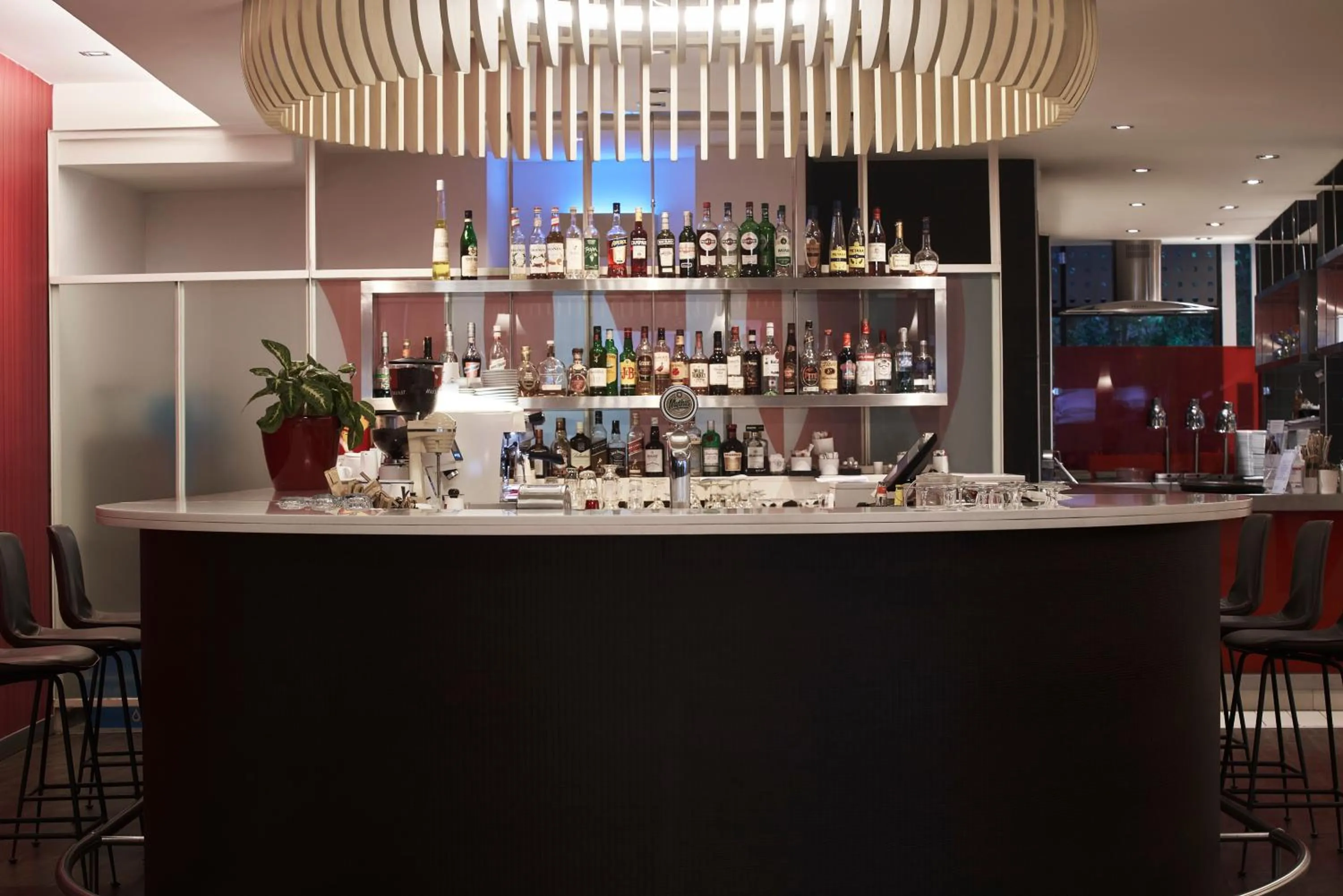 Restaurant/places to eat in Novotel Athens