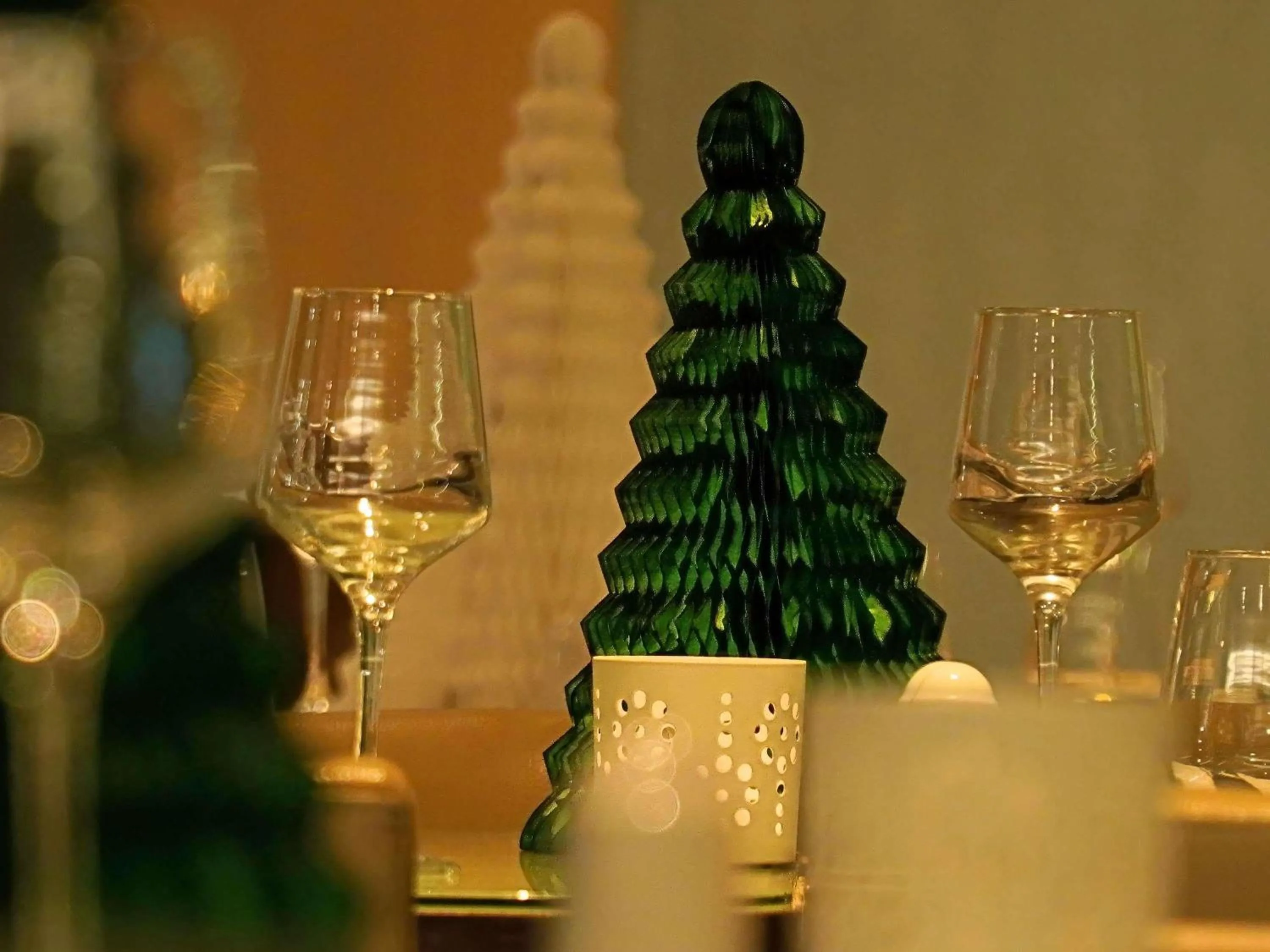 Restaurant/places to eat in Novotel Athens