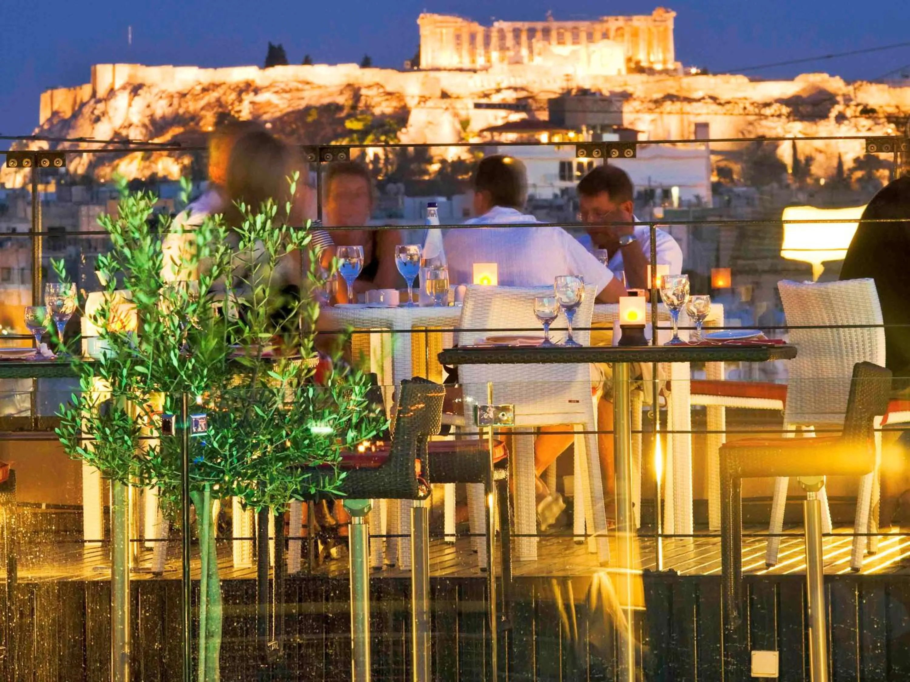 Restaurant/places to eat in Novotel Athens