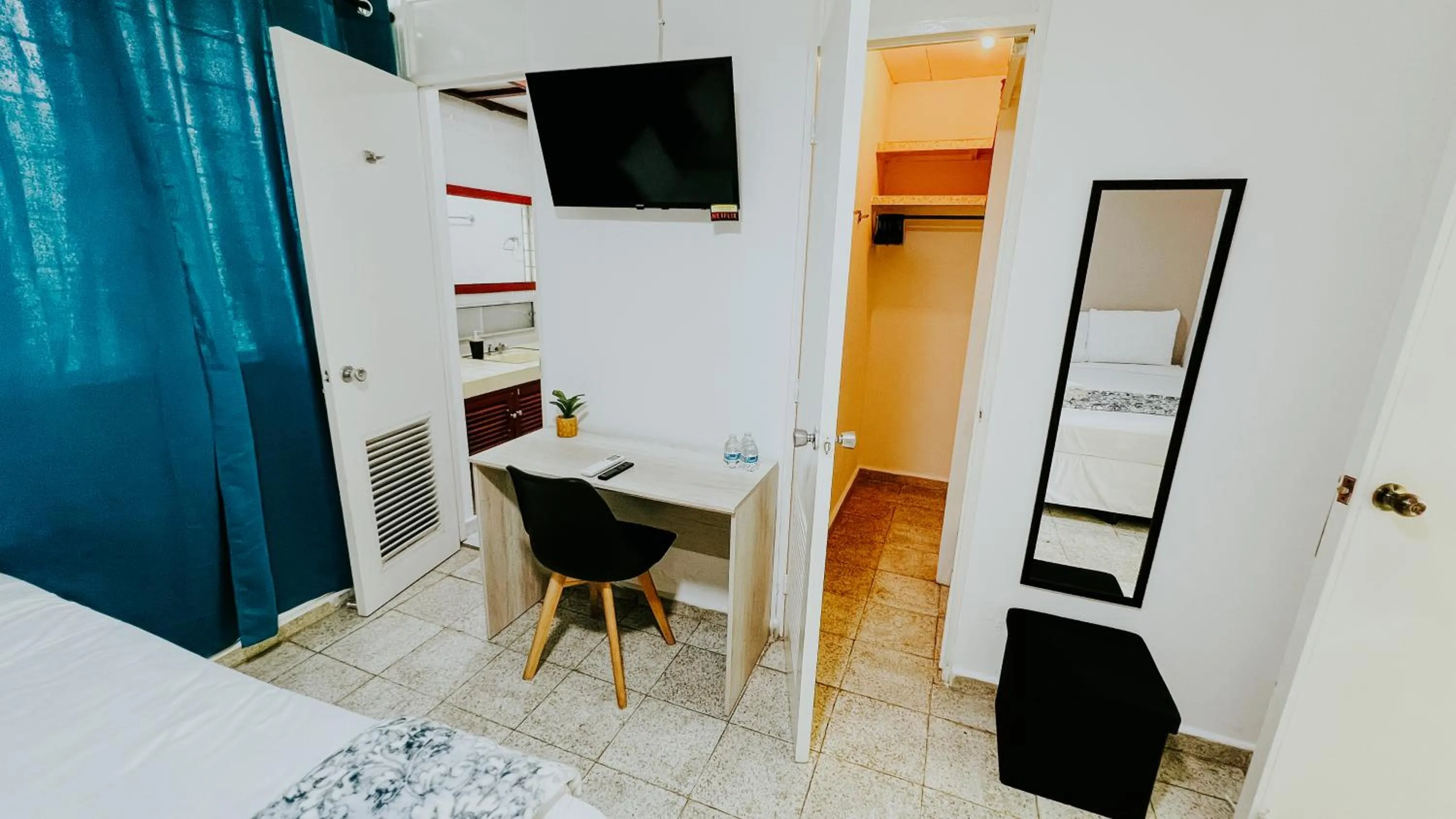 Photo of the whole room in LA RUTA HOTEL CORPORATIVO