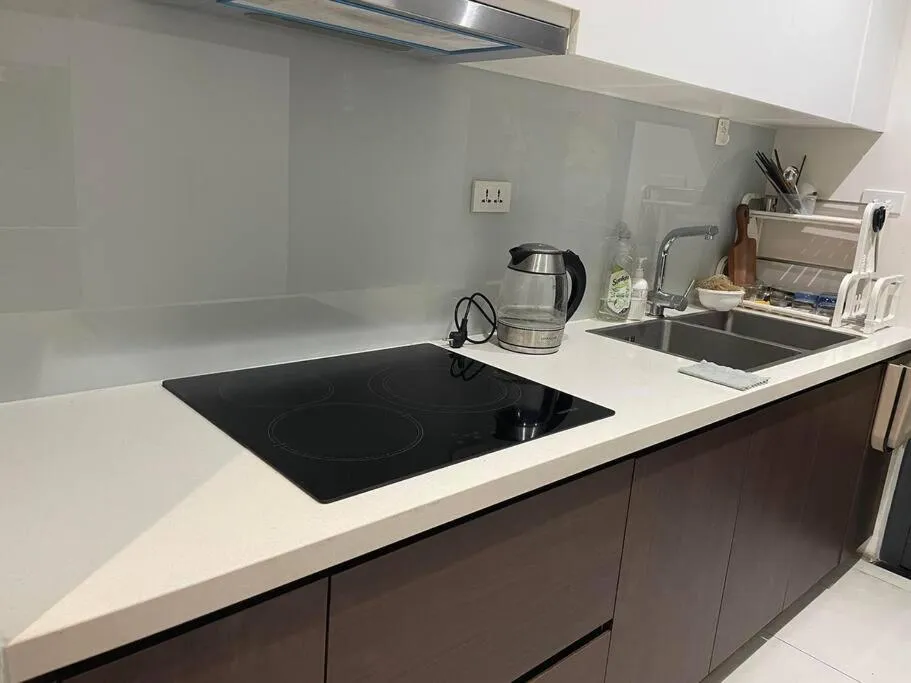 stove in Căn hộ cao cấp tầng cao đối diện Aeon Mall 2PN/2PT