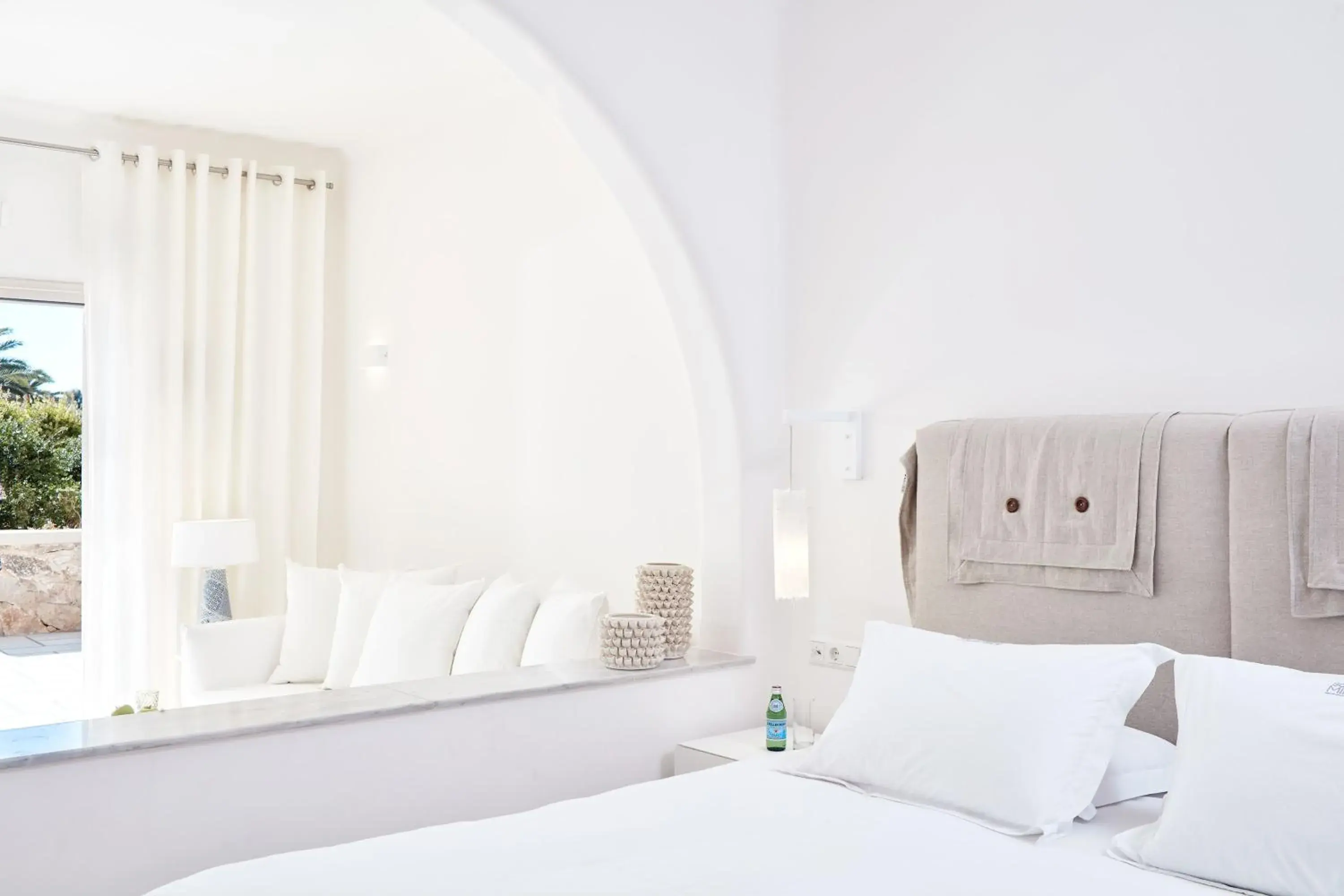 Bed in Santo Miramare Beach Resort Bed in Santo Miramare Beach Resort