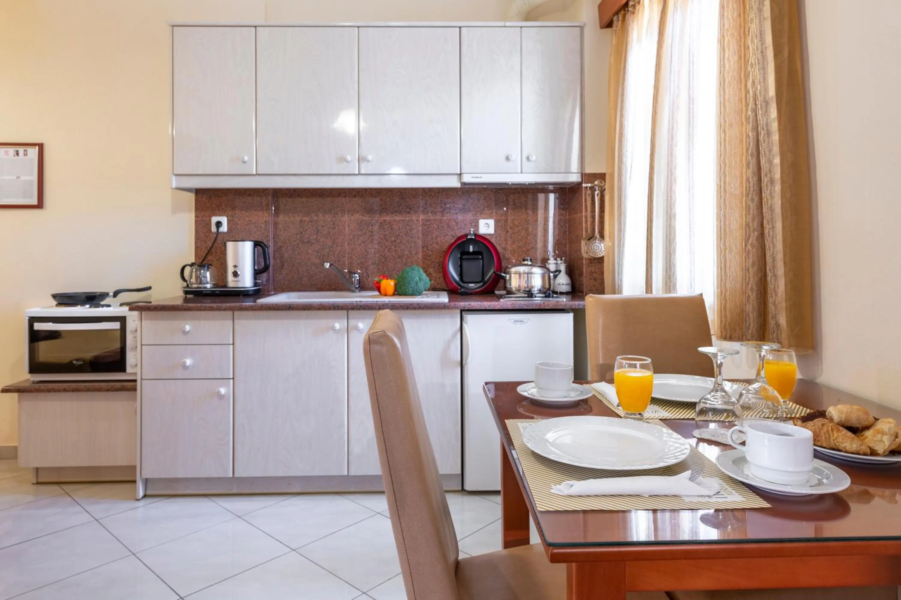 Coffee/tea facilities in Irida Beach Resort Suites