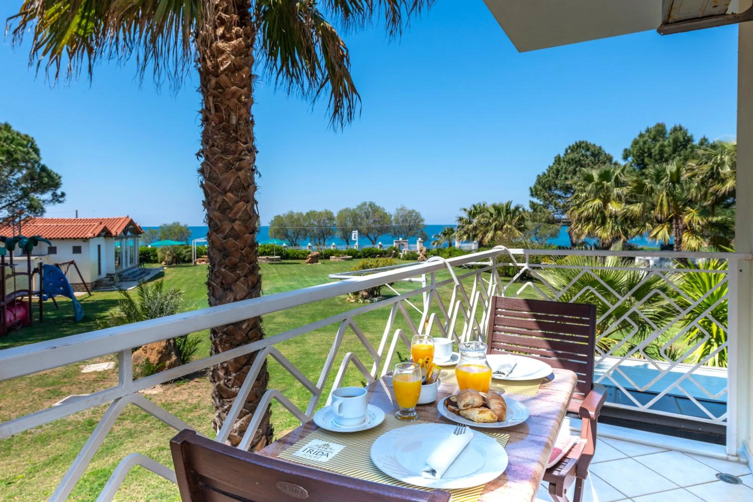 Food and drinks in Irida Beach Resort Suites