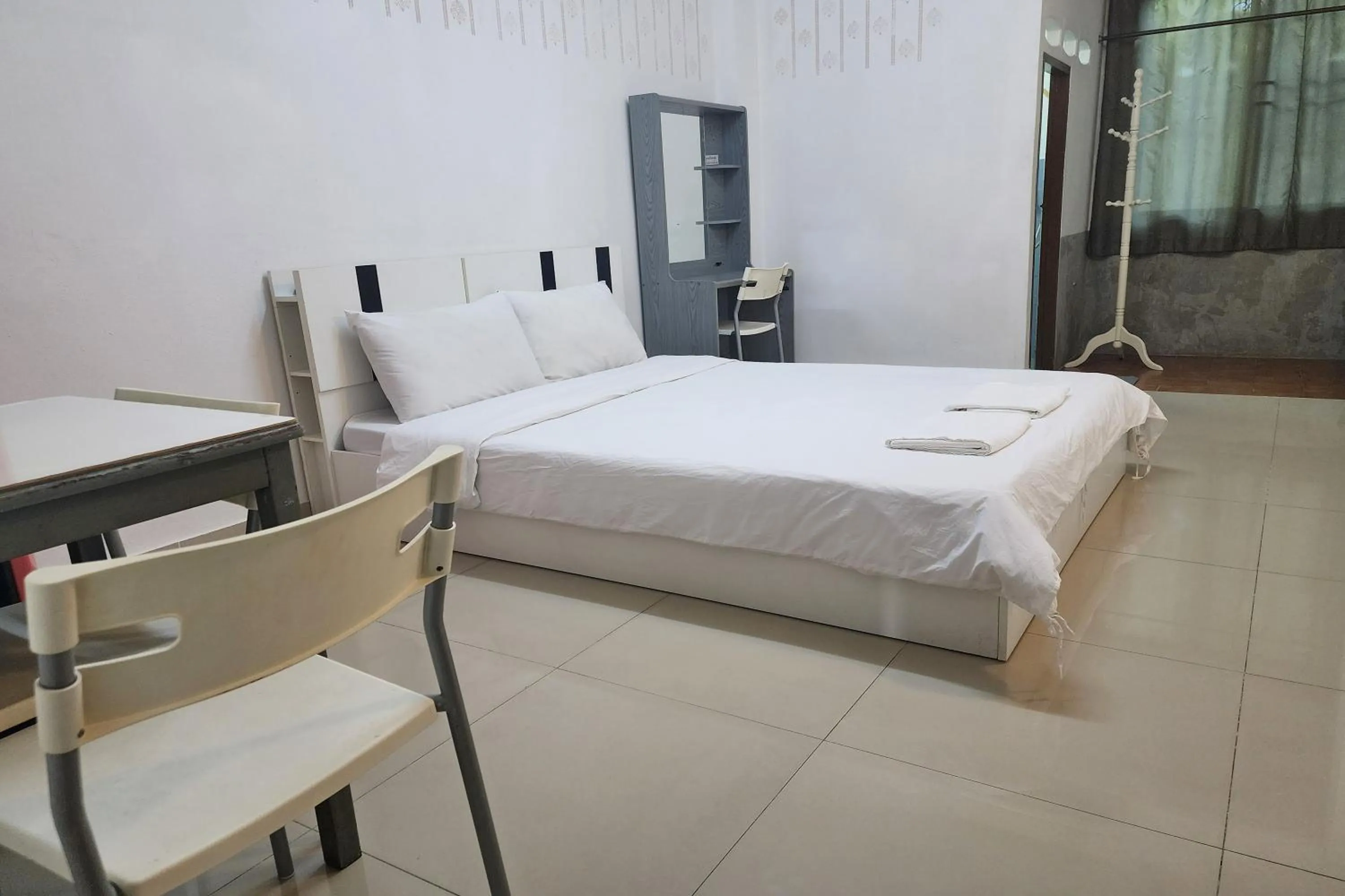 Bedroom, Bed in Green Apartment Kaset