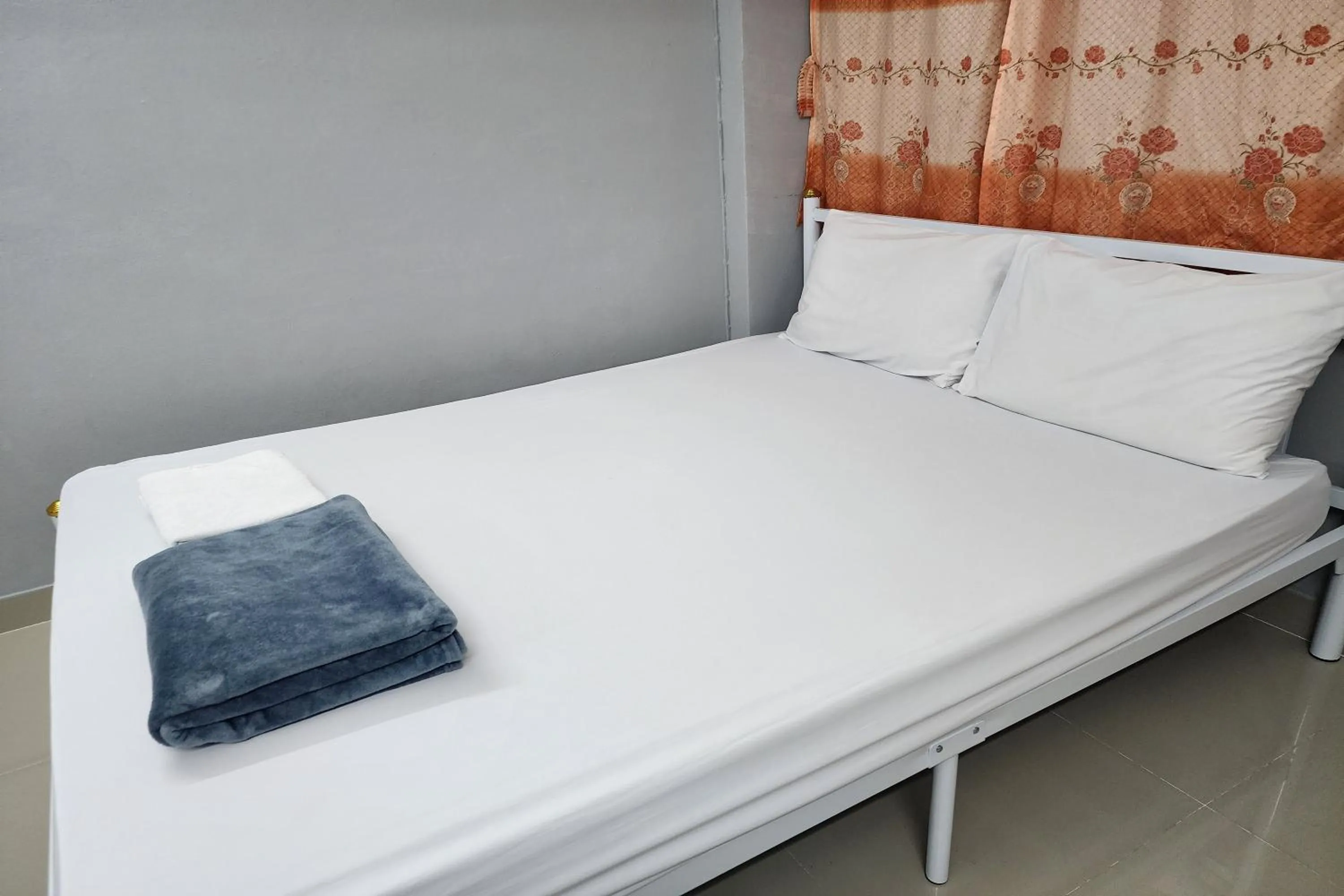 Bedroom, Bed in Green Apartment Kaset