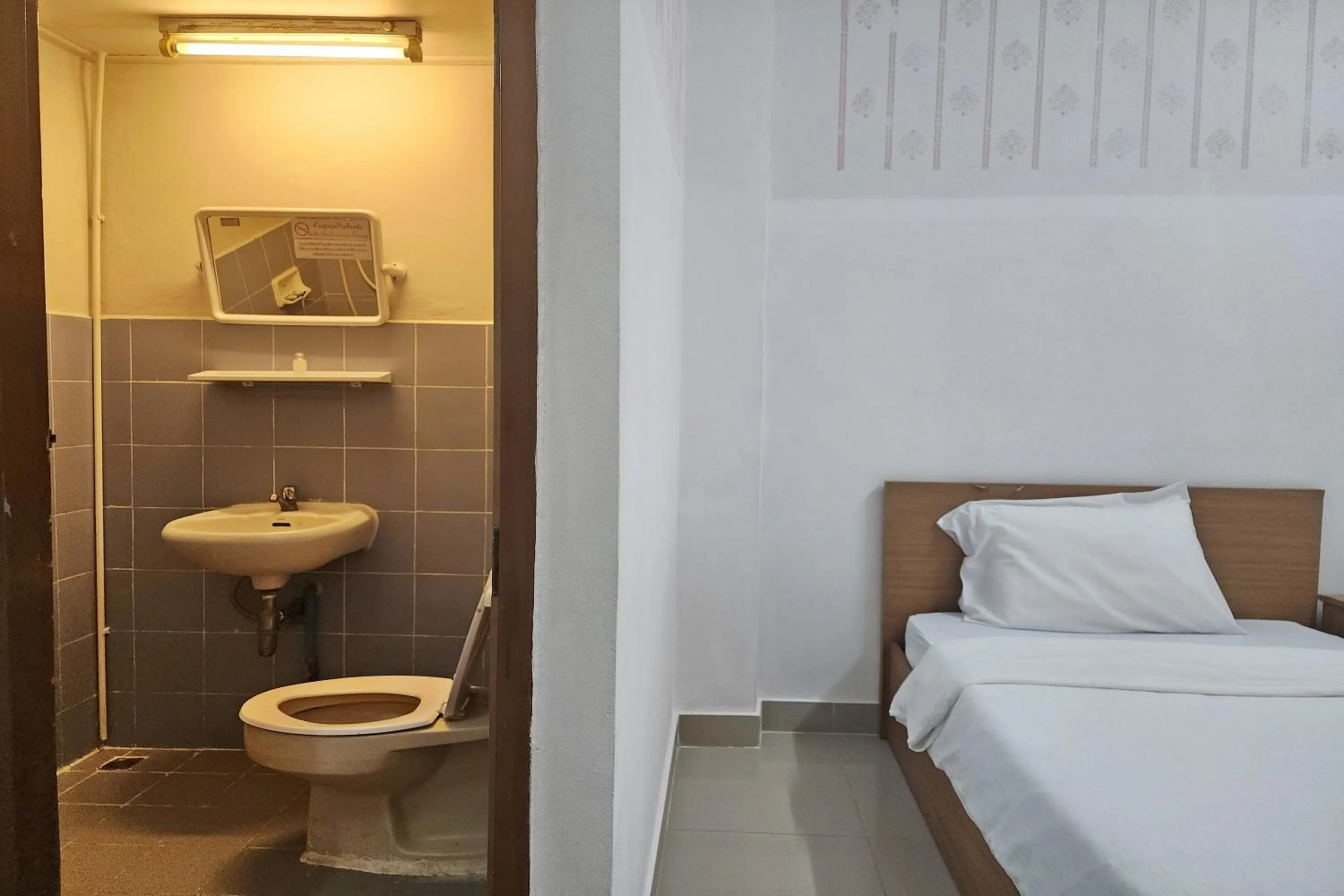 Photo of the whole room, Bed in Green Apartment Kaset