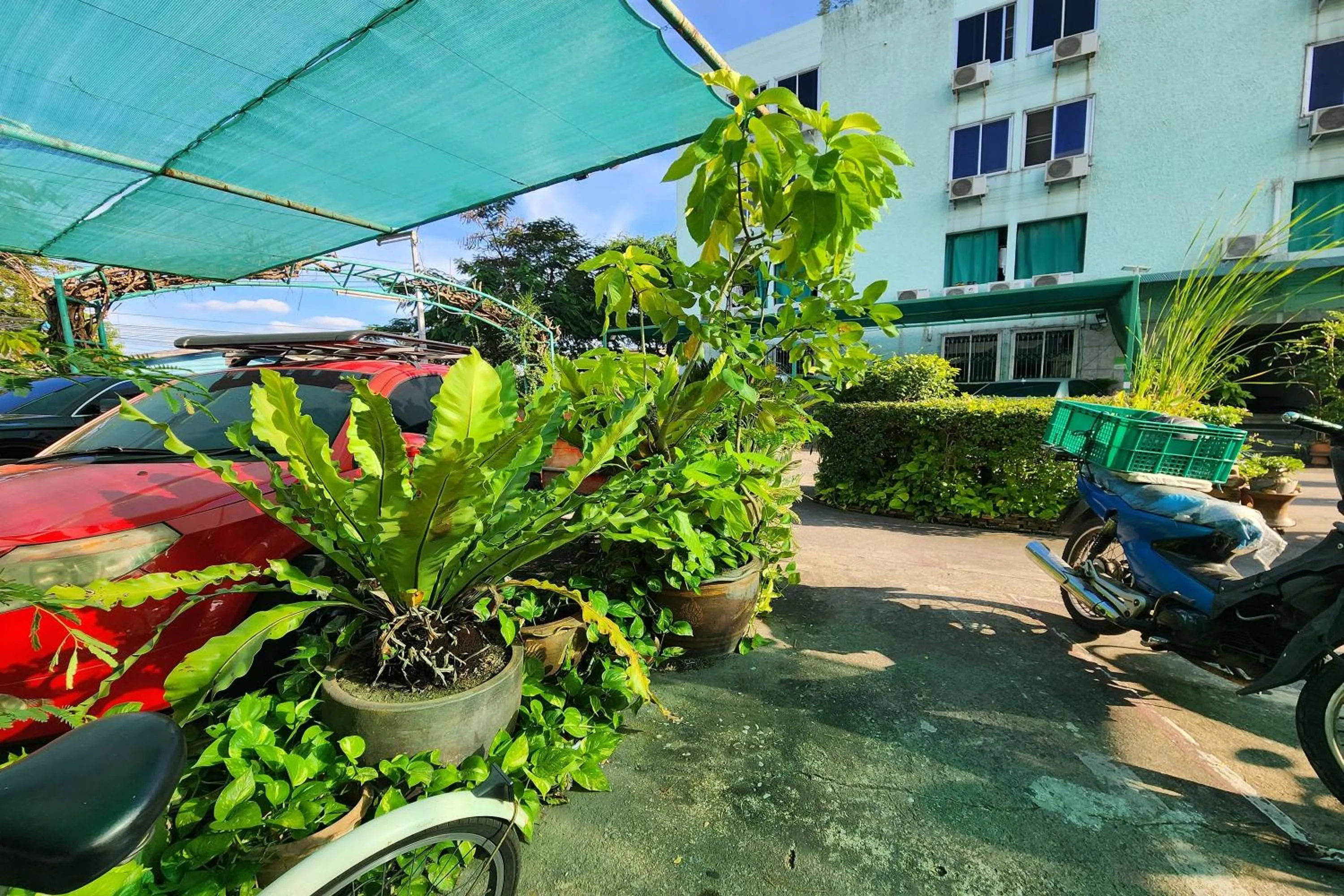 Parking in Green Apartment Kaset