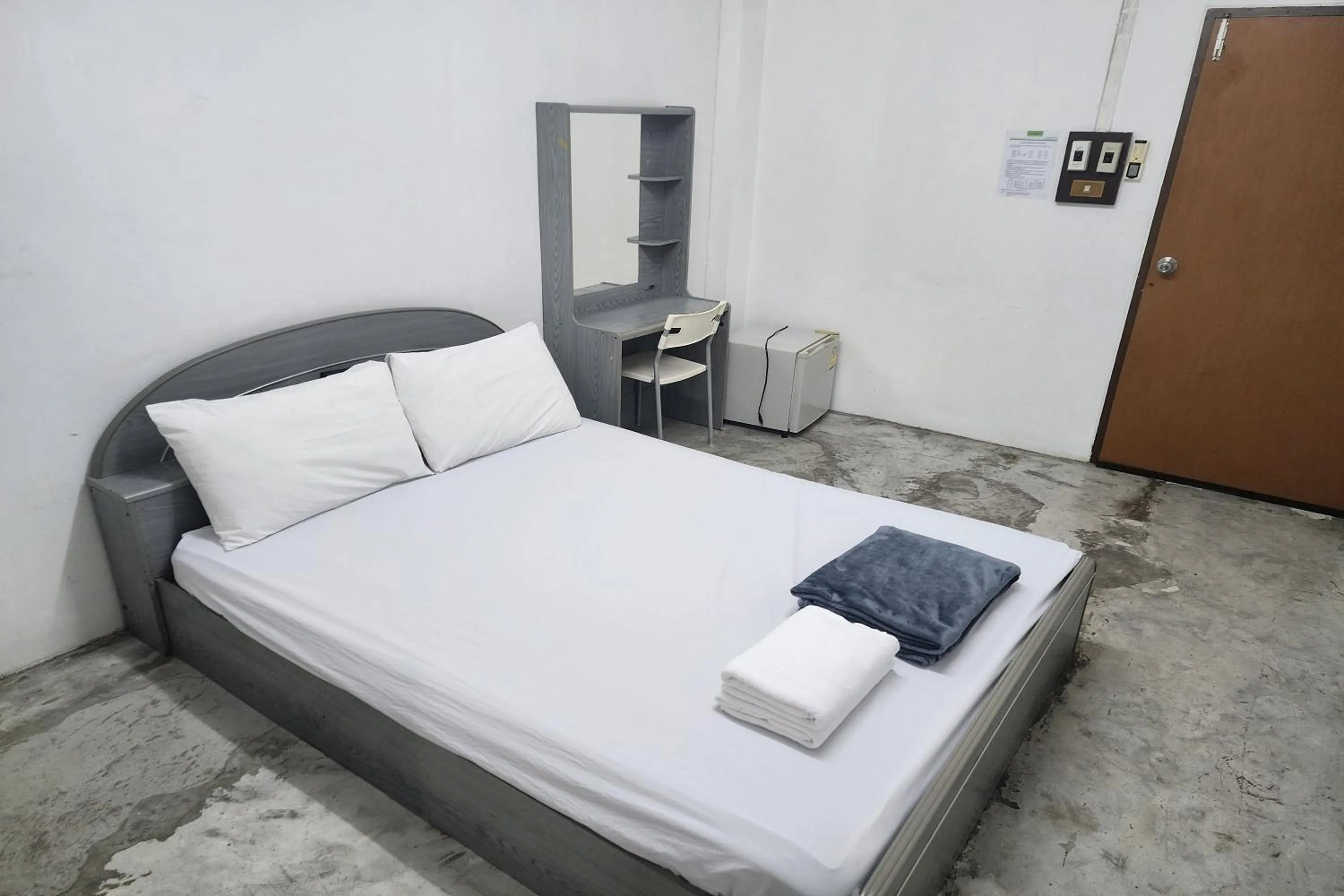 Bedroom, Bed in Green Apartment Kaset