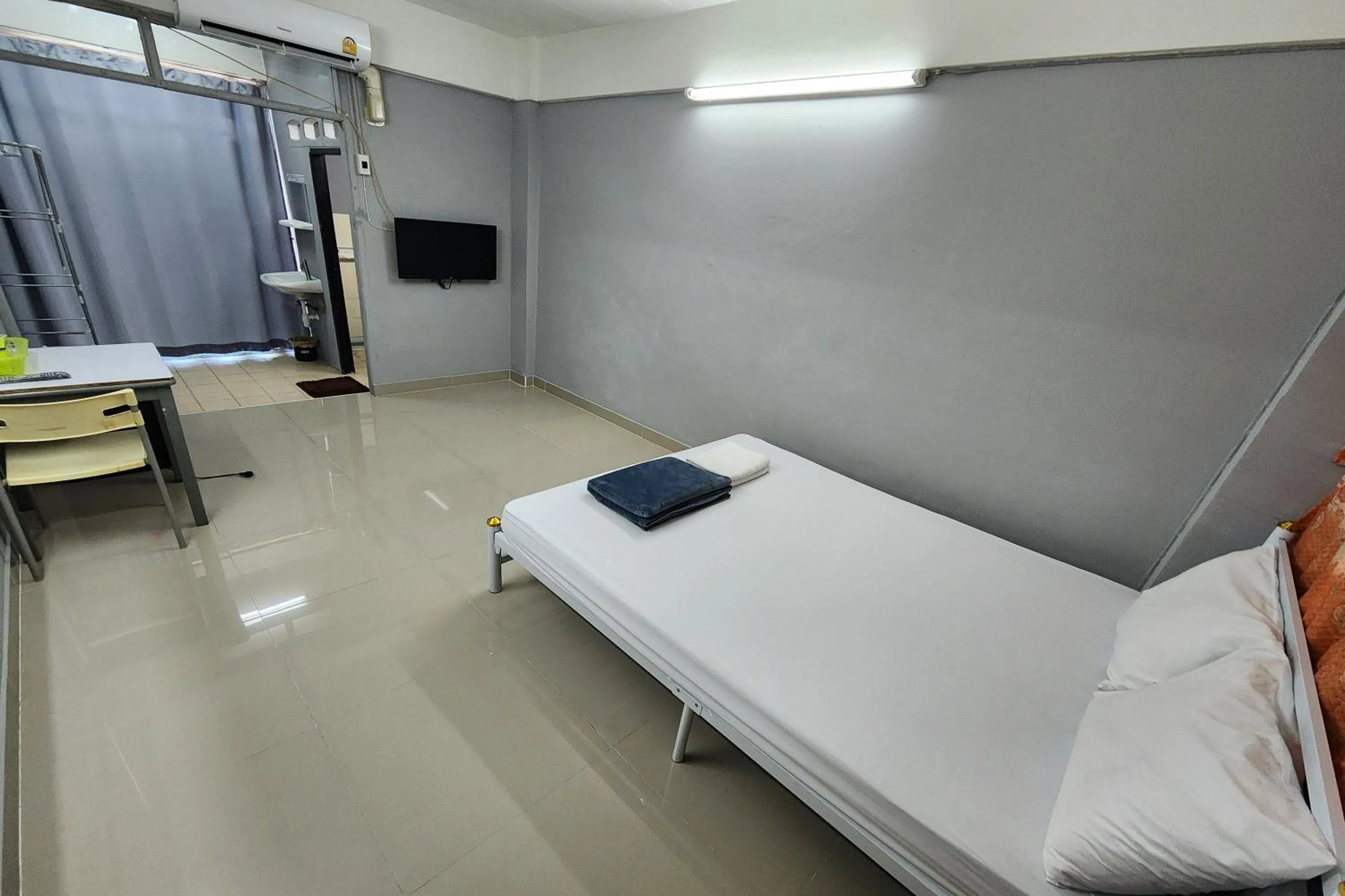 Bedroom, Bed in Green Apartment Kaset