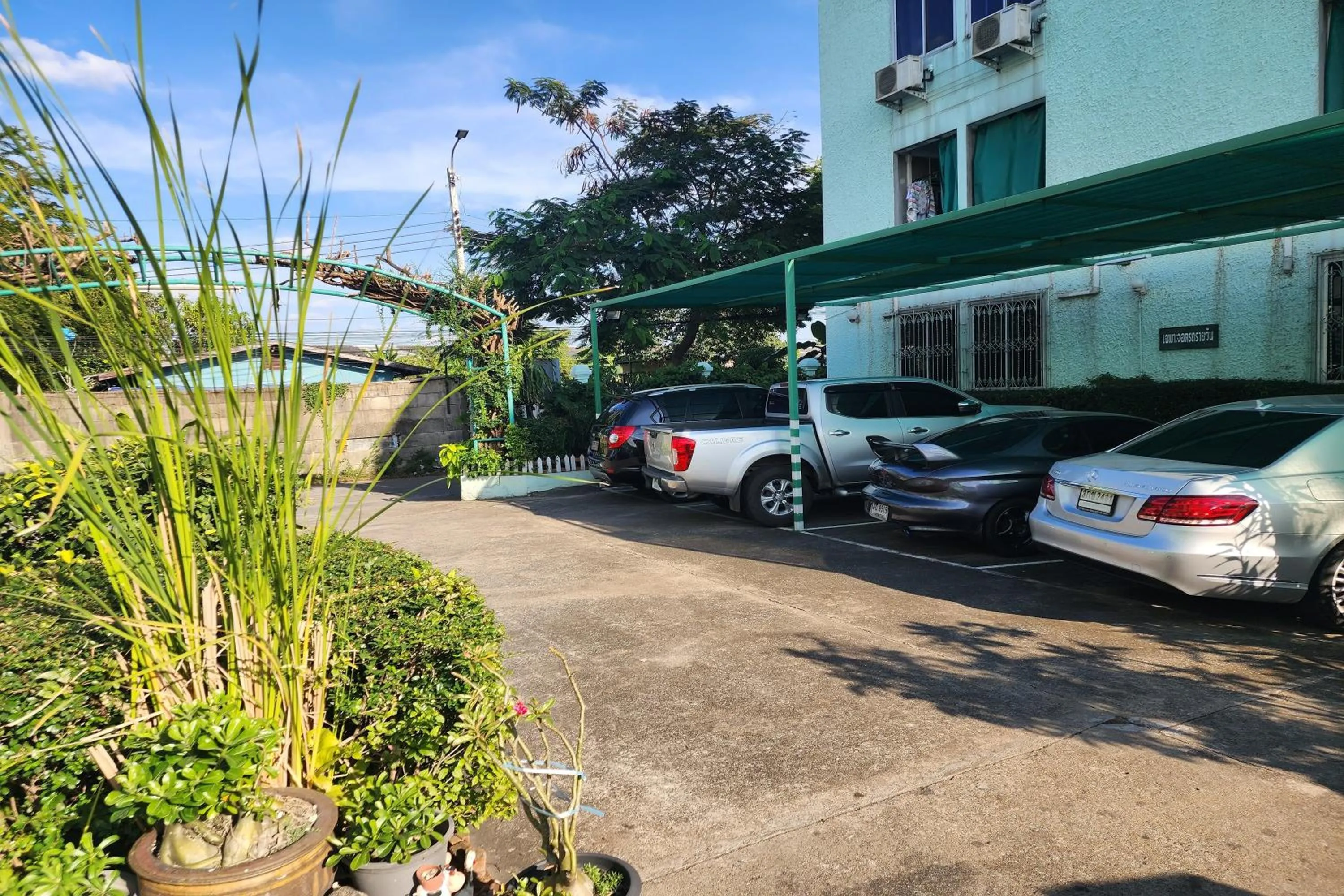 Parking in Green Apartment Kaset