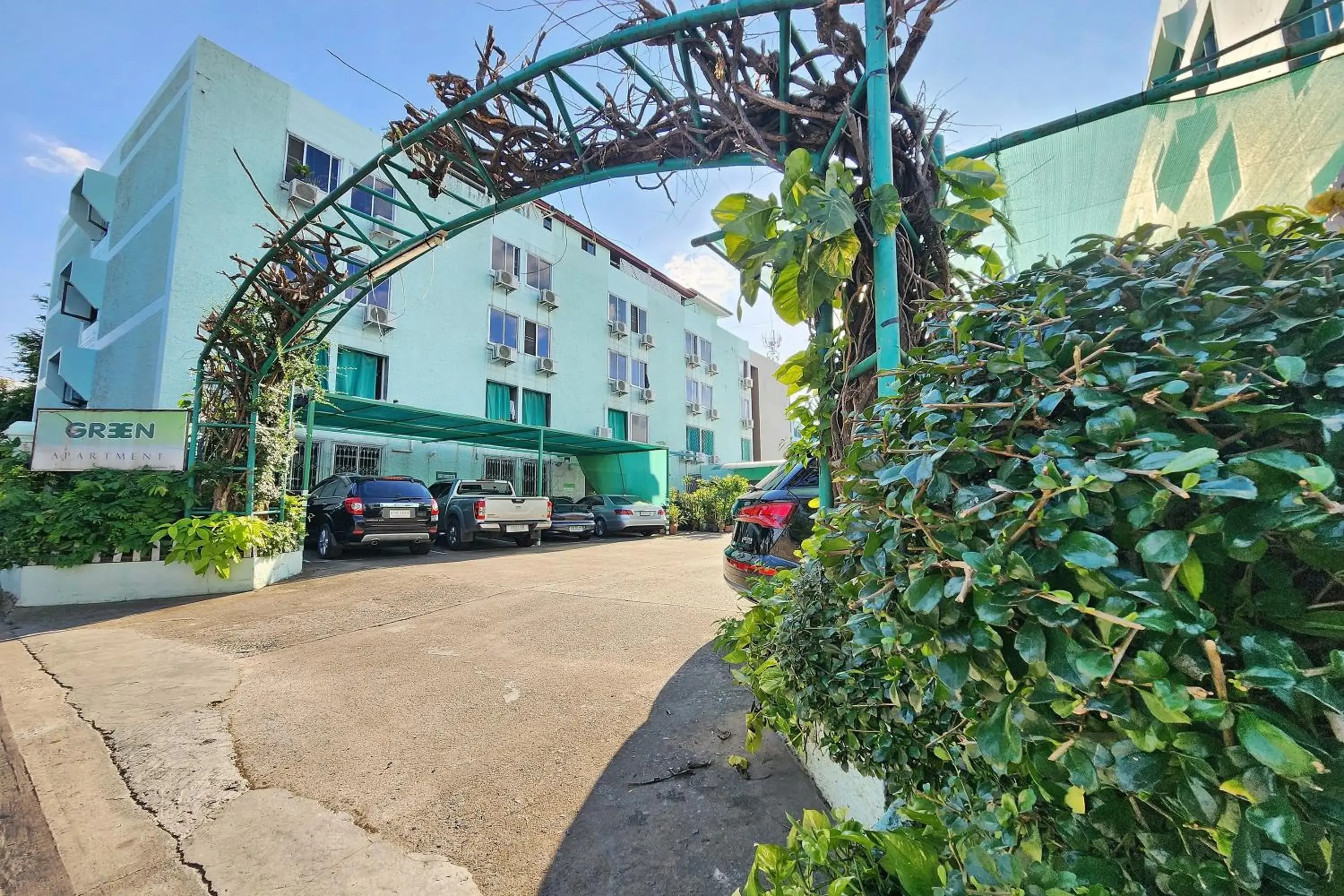 Property building in Green Apartment Kaset Property building in Green Apartment Kaset