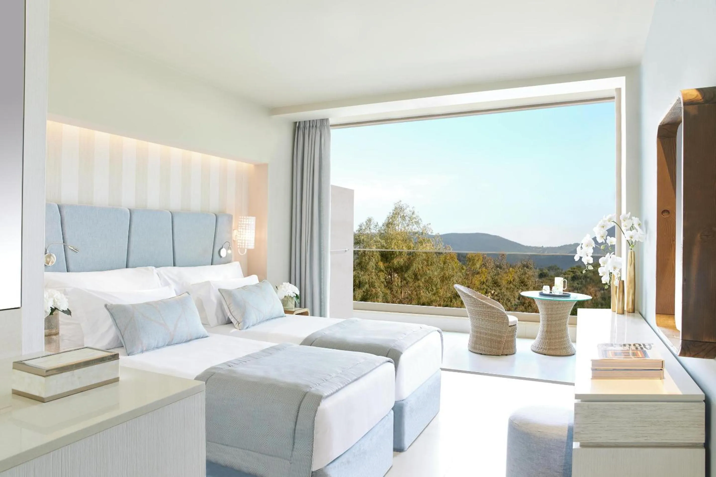 Photo of the whole room, Bed in Ikos Dassia