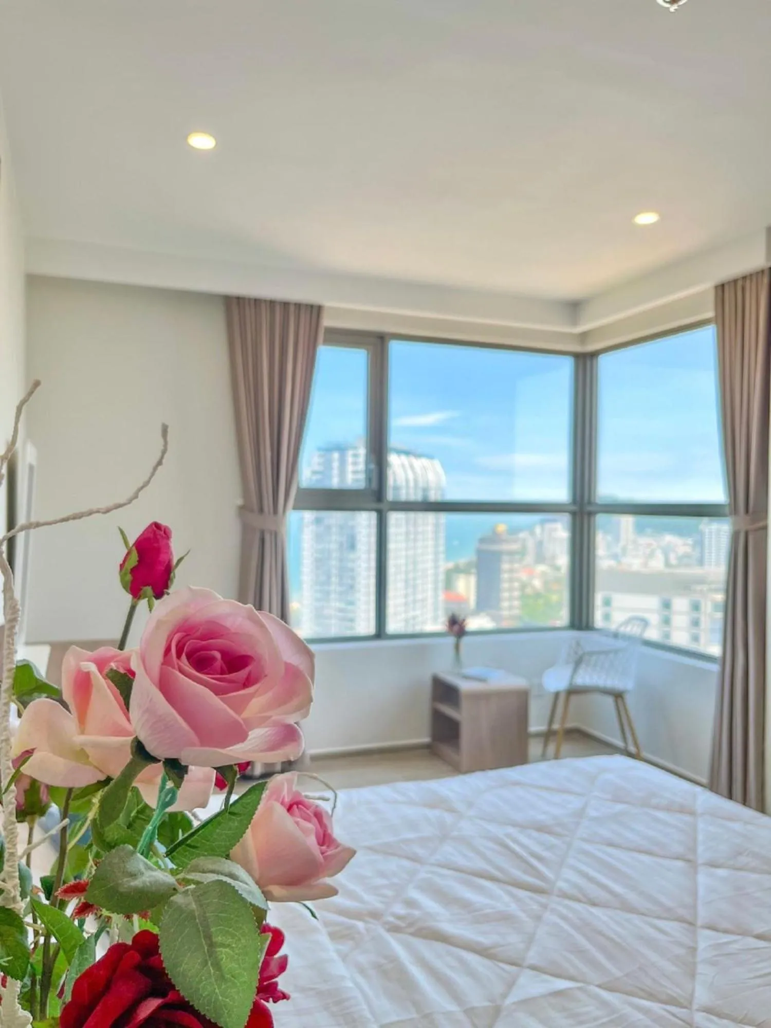 Bedroom, Bed in The Sóng Apartment Vũng Tàu - Sophia's House