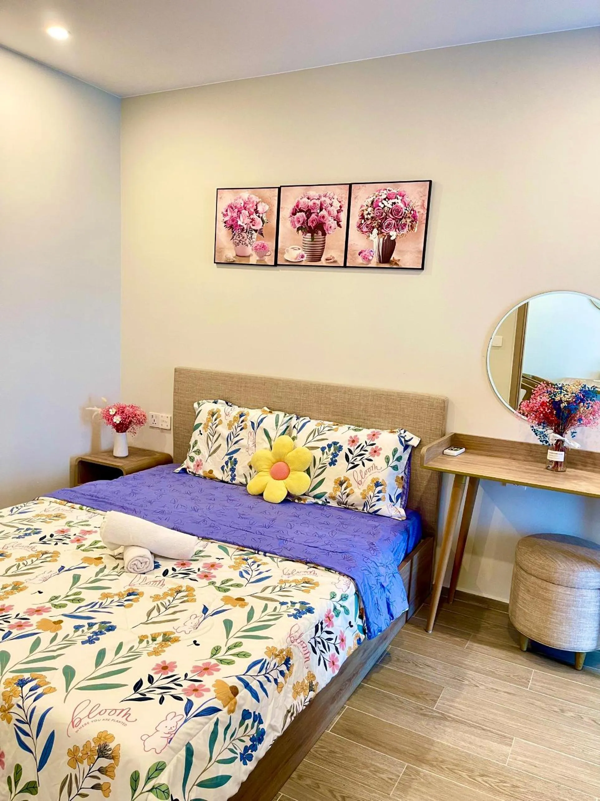 Bedroom, Bed in The Sóng Apartment Vũng Tàu - Sophia's House