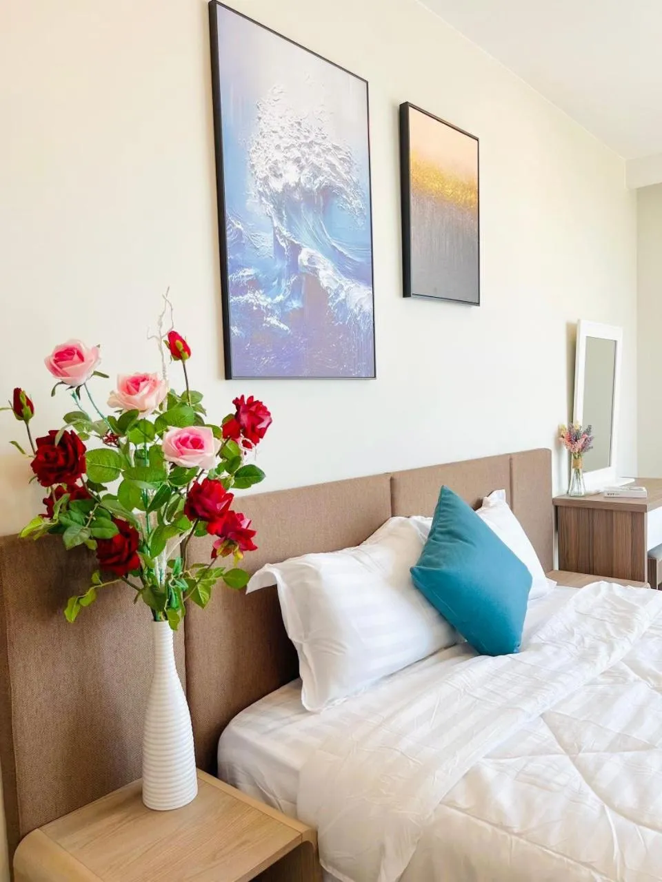 Bed in The Sóng Apartment Vũng Tàu - Sophia's House