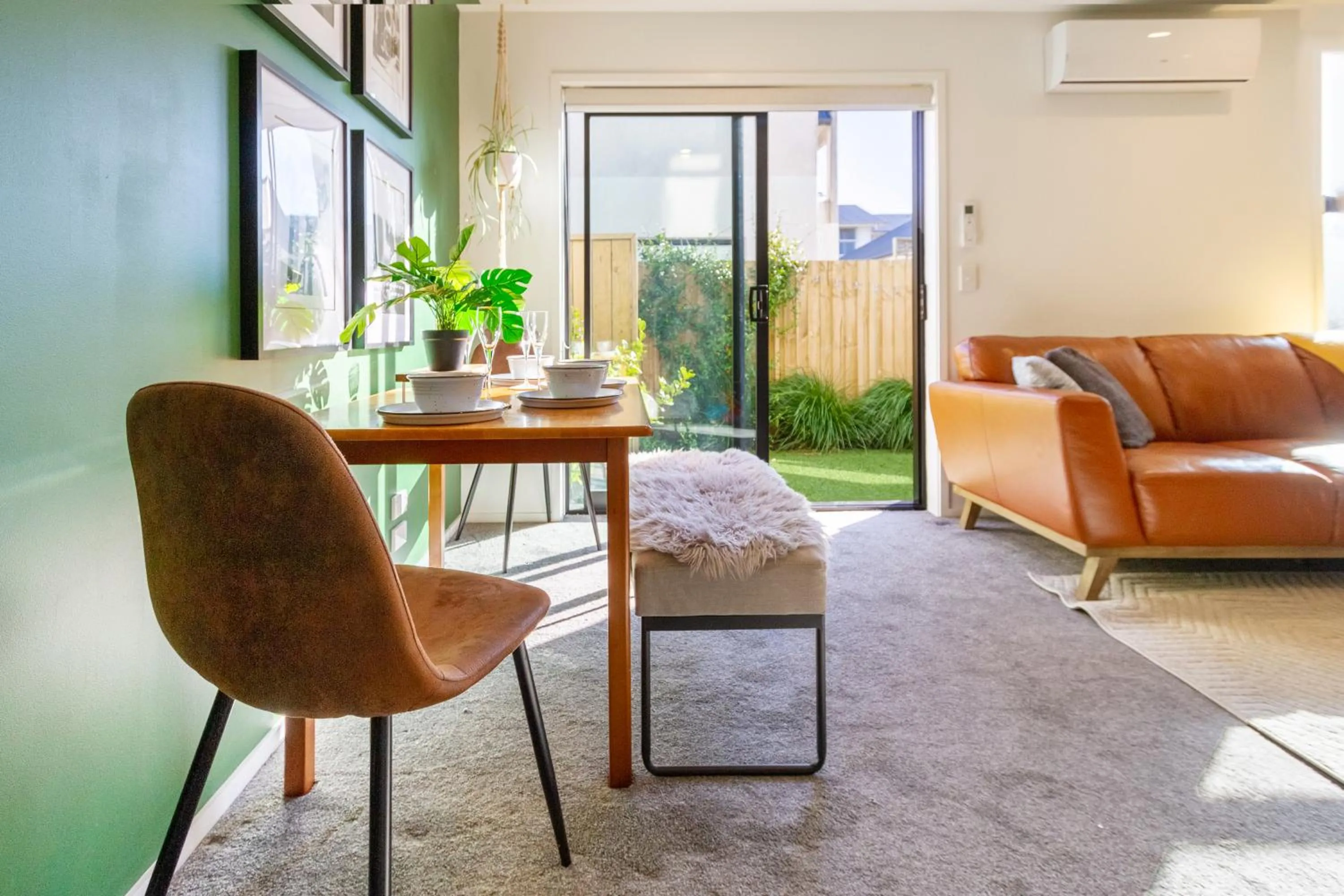 Gorgeous in Green - 2 bed Central Oasis w/king bed