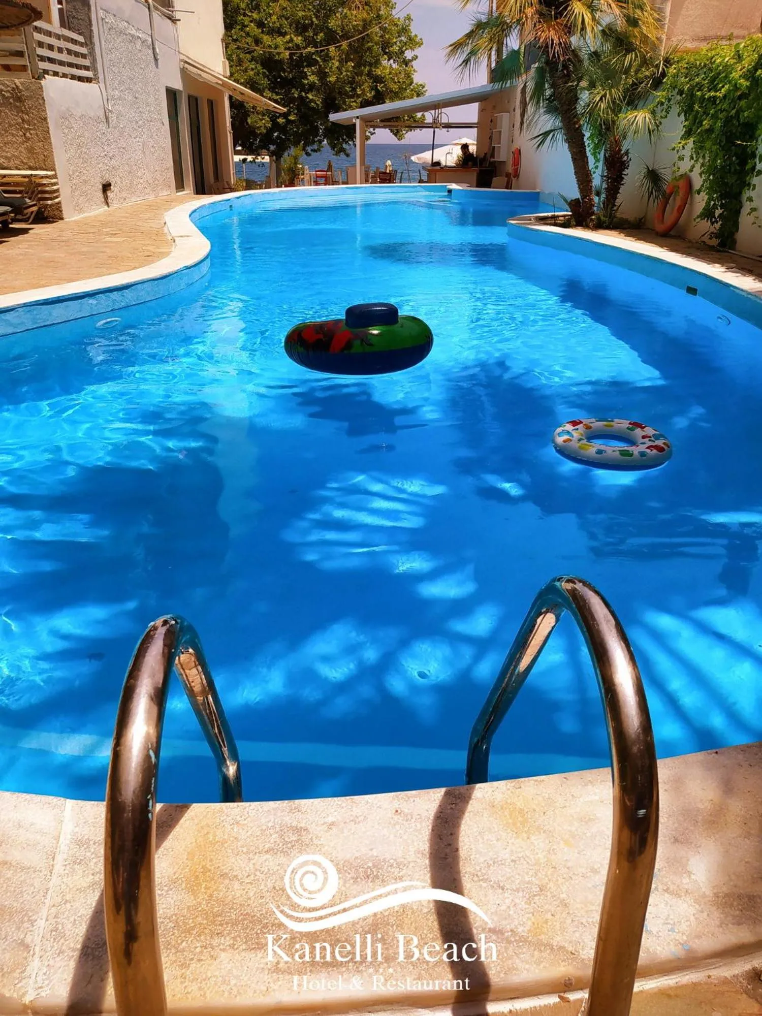 Swimming pool in Hotel Kanelli Beach