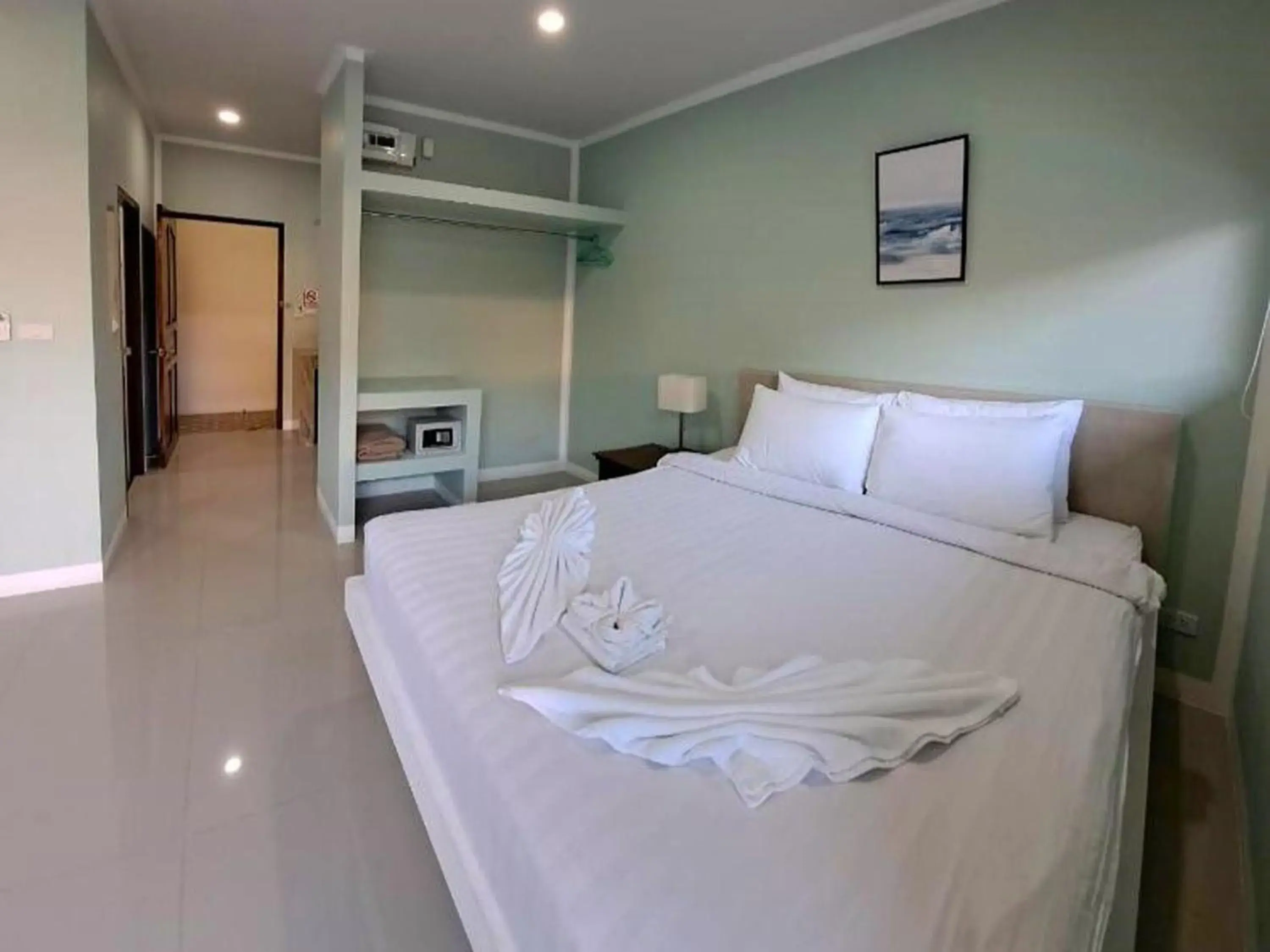 Bedroom, Bed in J & Ariya Hotel Near Samui Airport and Koh Phangan Pier Bedroom, Bed in J & Ariya Hotel Near Samui Airport and Koh Phangan Pier