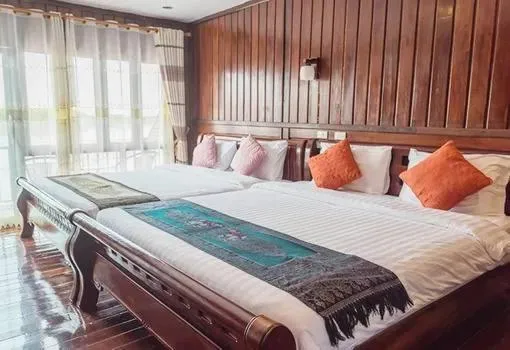 Bed in Riverside Chiangkhan